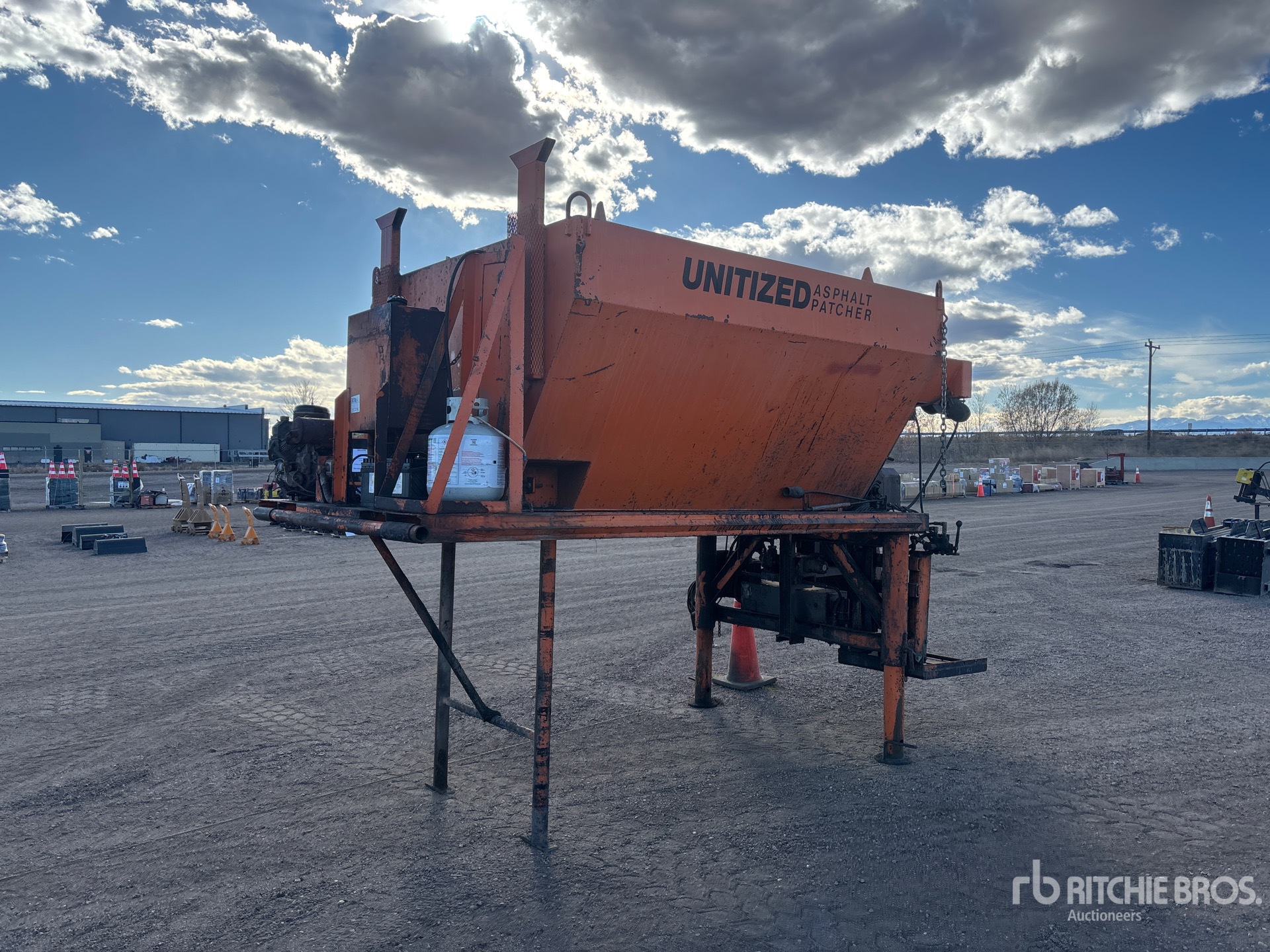 General Appearance with Foto, angolo anteriore sinistro