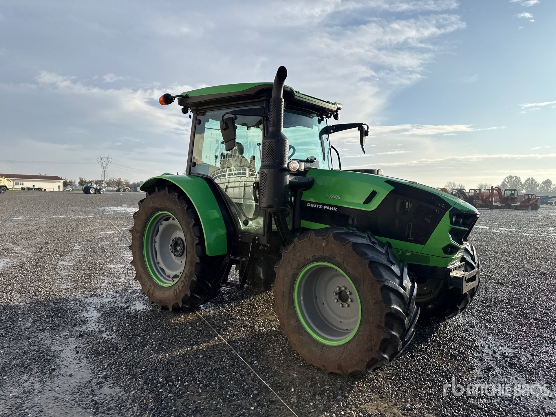 General Appearance with Foto, angolo anteriore destro