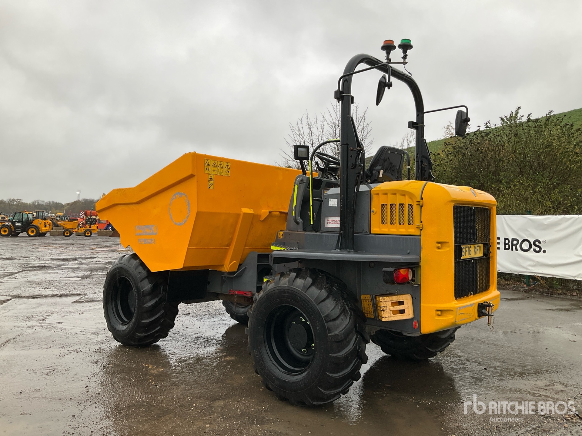 General Appearance with Bild, Ecke hinten links