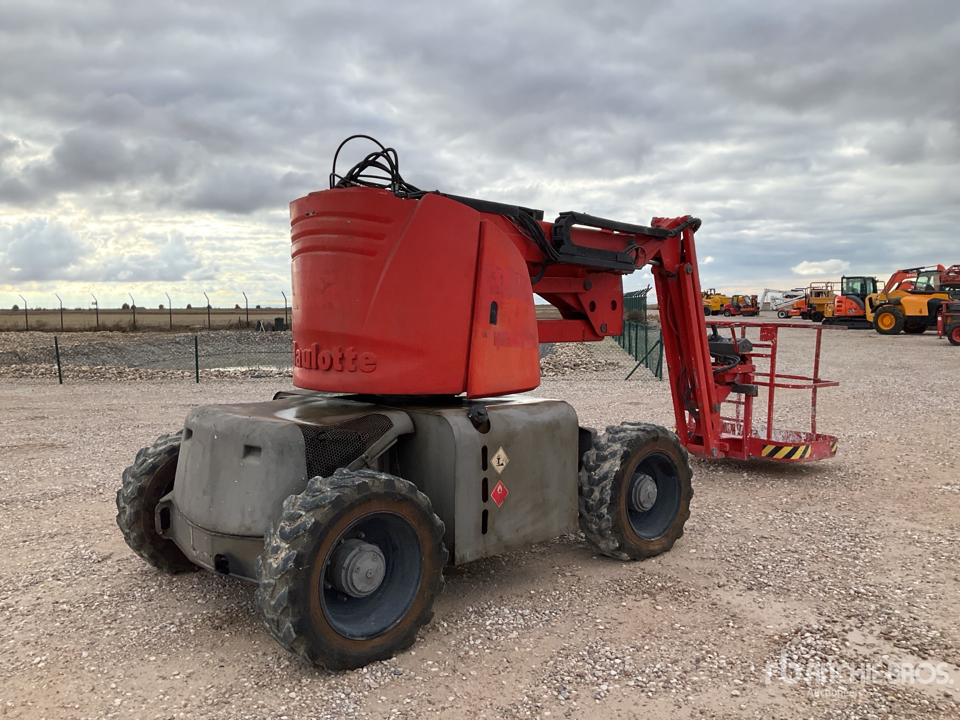 General Appearance with Bild, Ecke vorne links