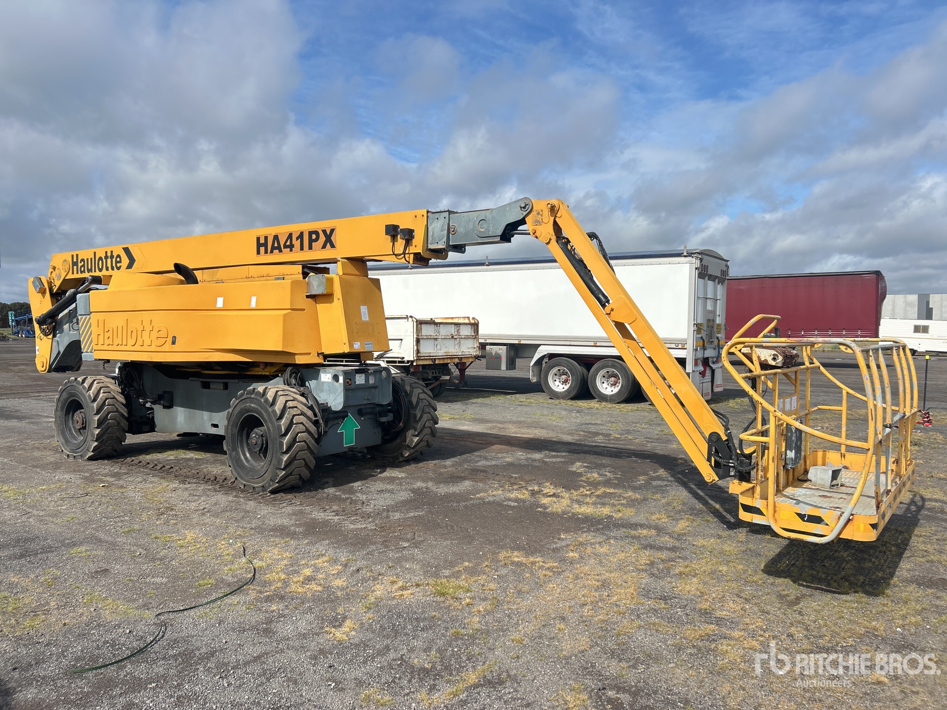 General Appearance with Bild, Ecke vorne rechts