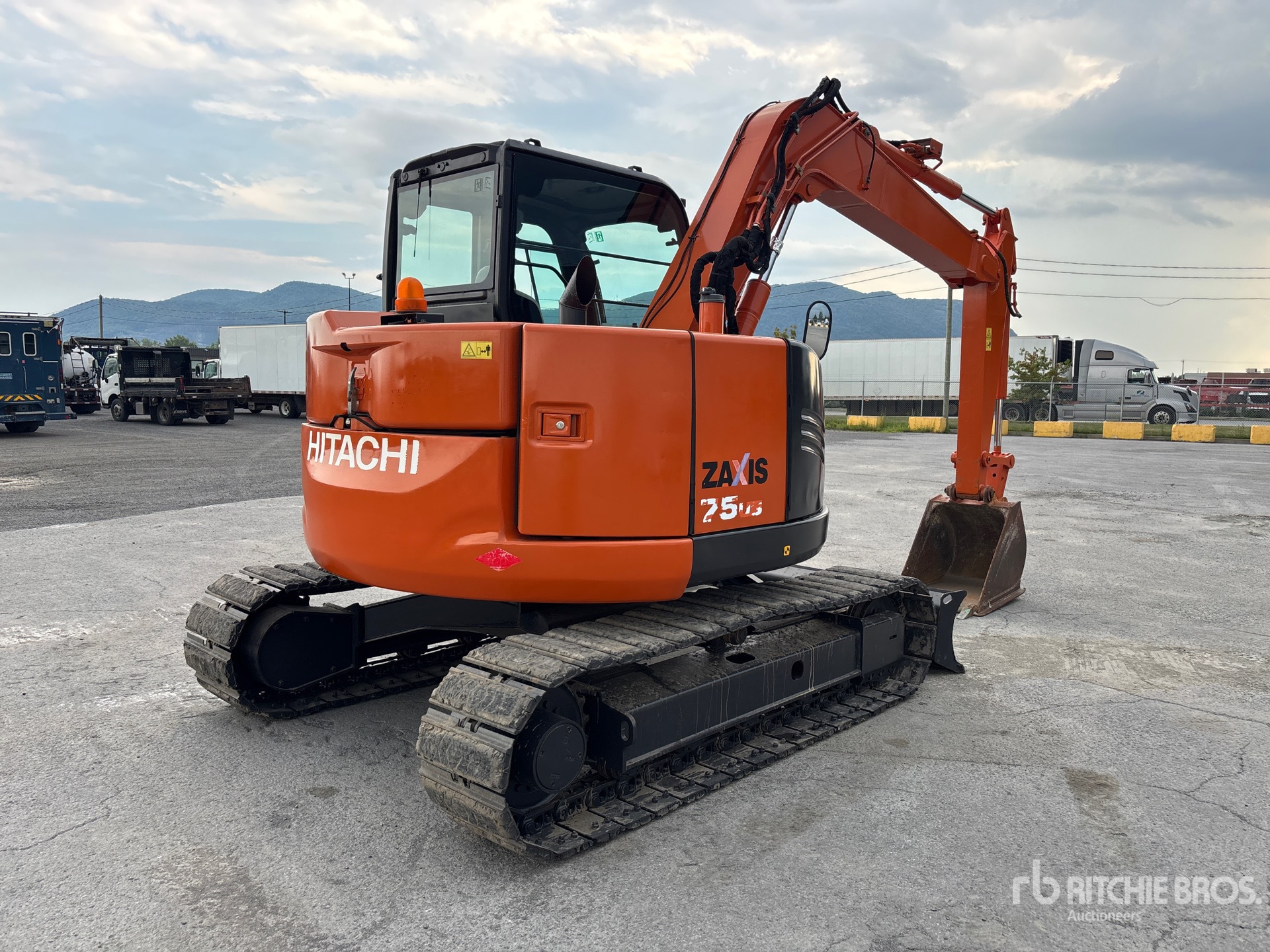 2016 Hitachi ZX75US-5B