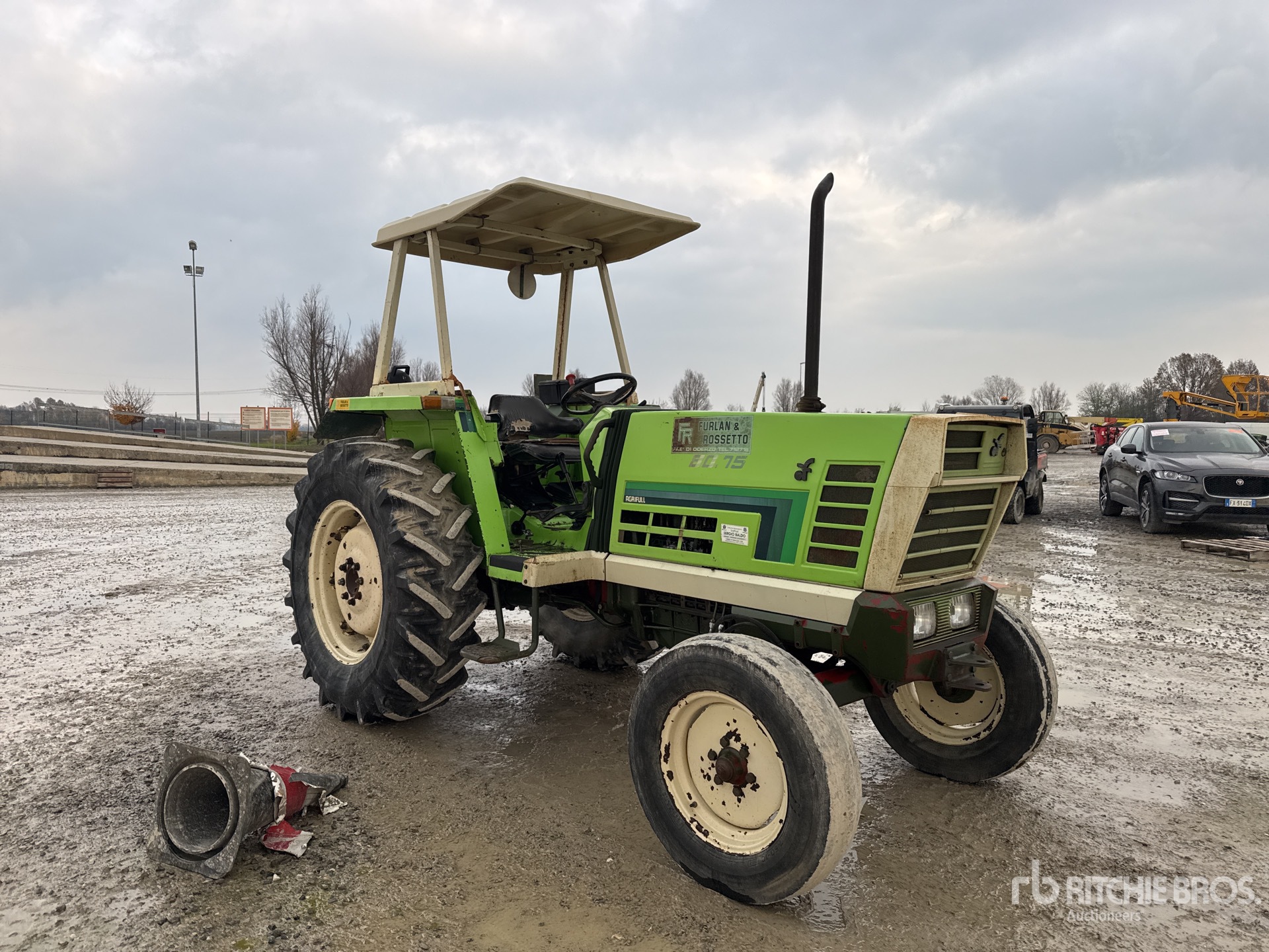 General Appearance with Foto, angolo anteriore destro