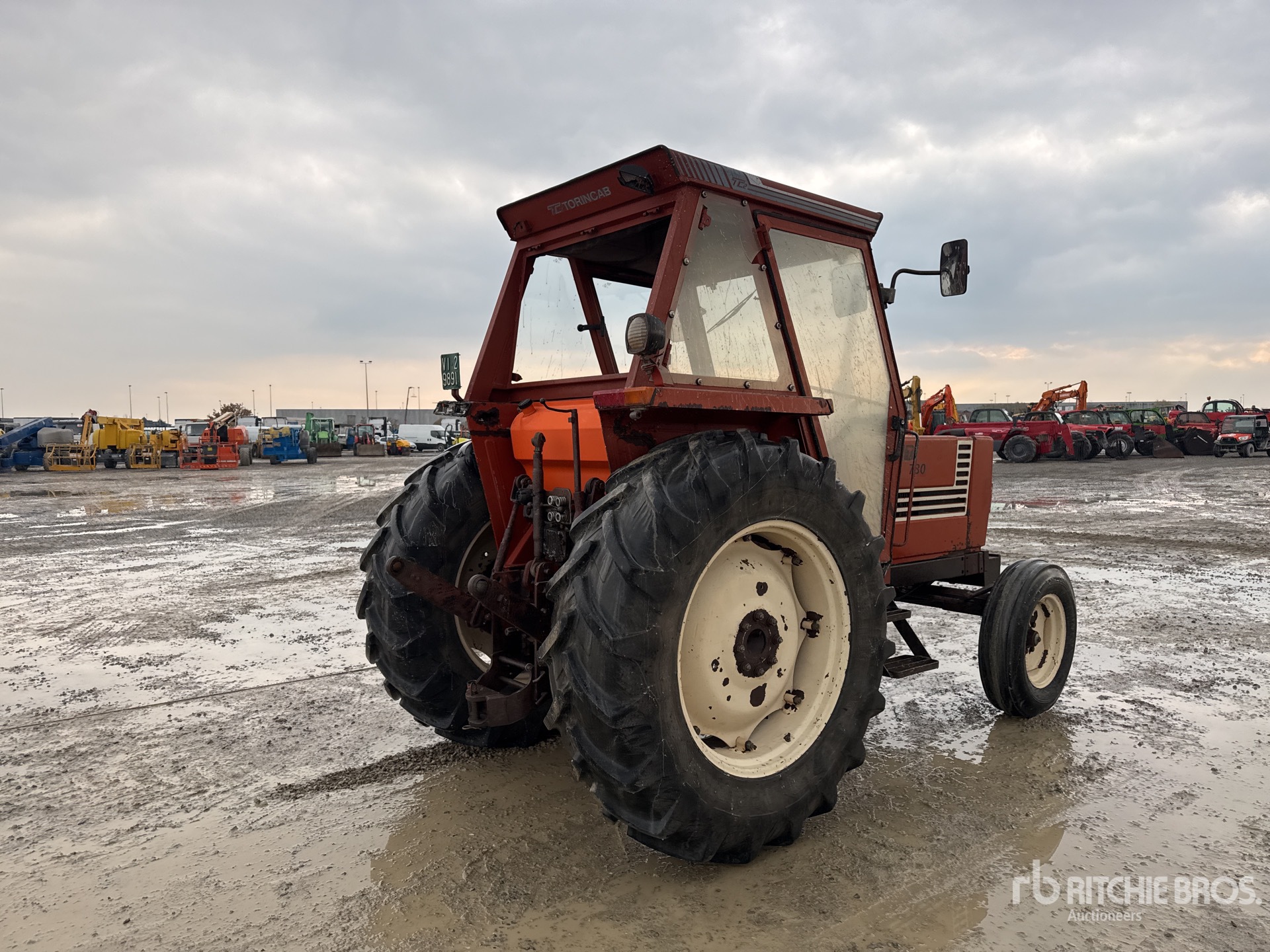 General Appearance with Foto, angolo anteriore sinistro