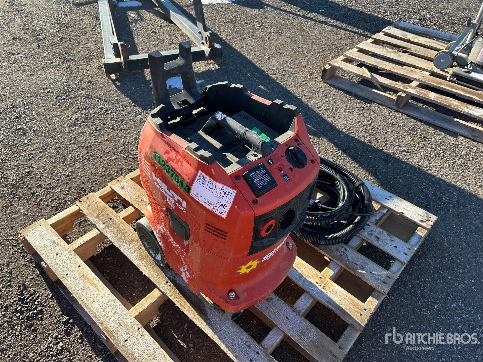 General Appearance with Bild, Ecke vorne rechts