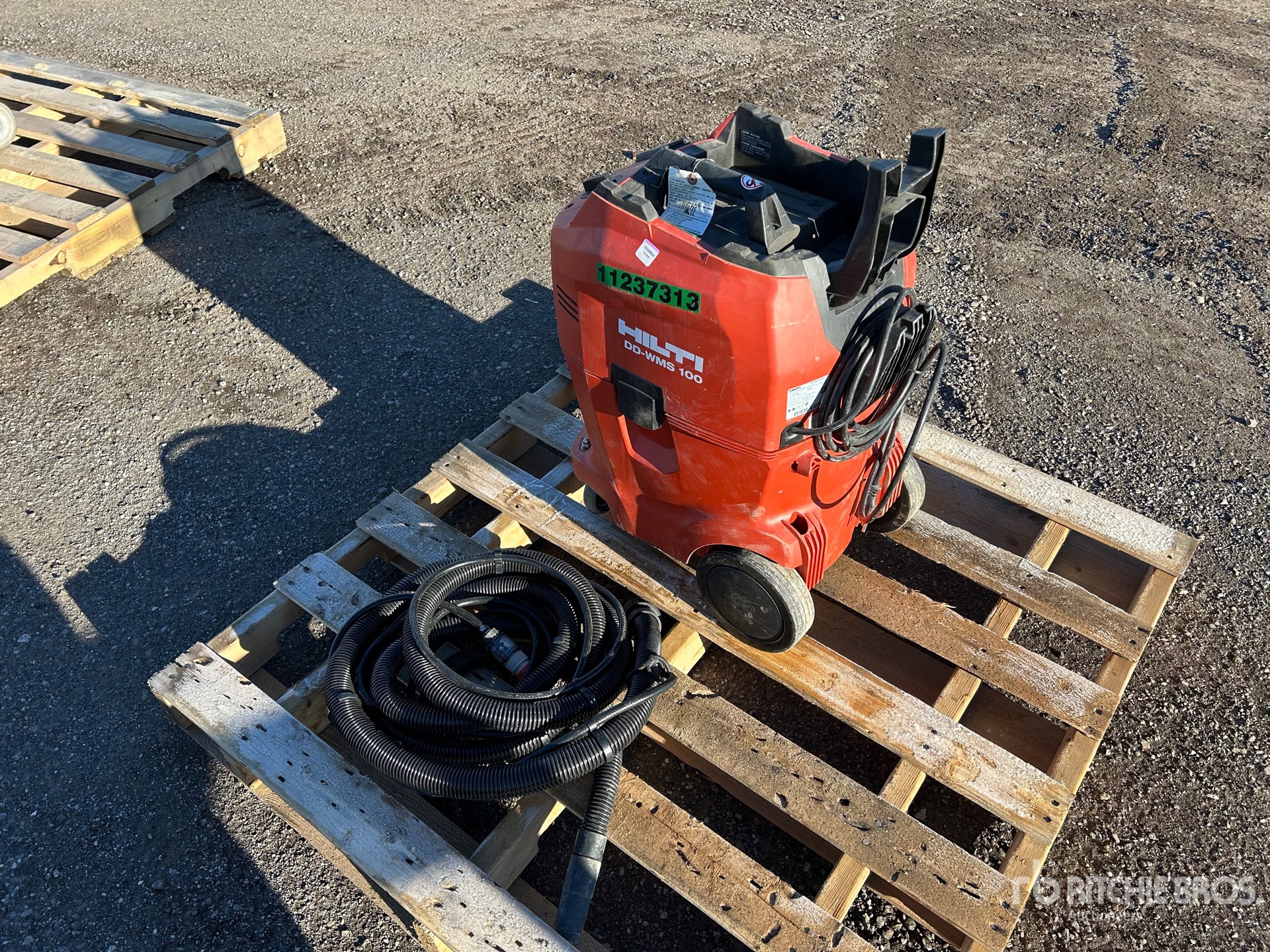 General Appearance with Bild, Ecke hinten links