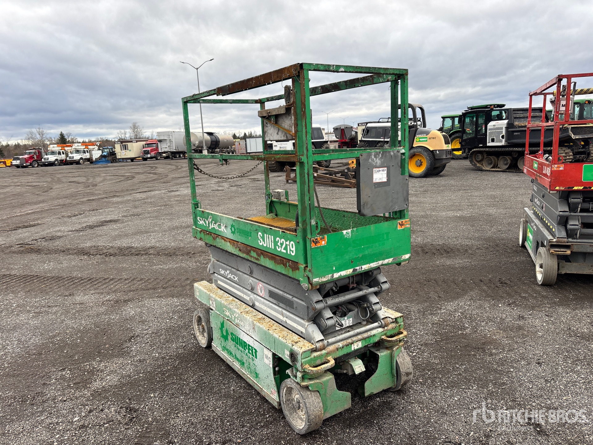 General Appearance with Picture, Left Rear Corner