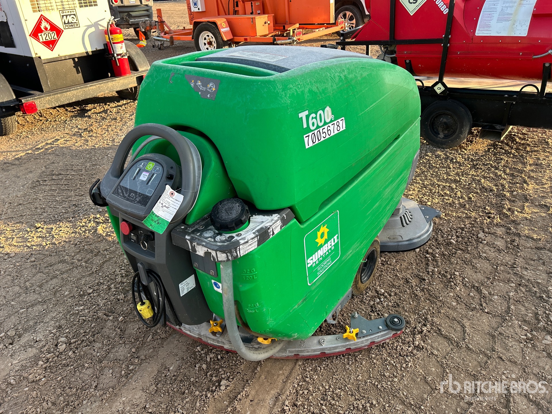 Aspect général with Image, coin arrière droit