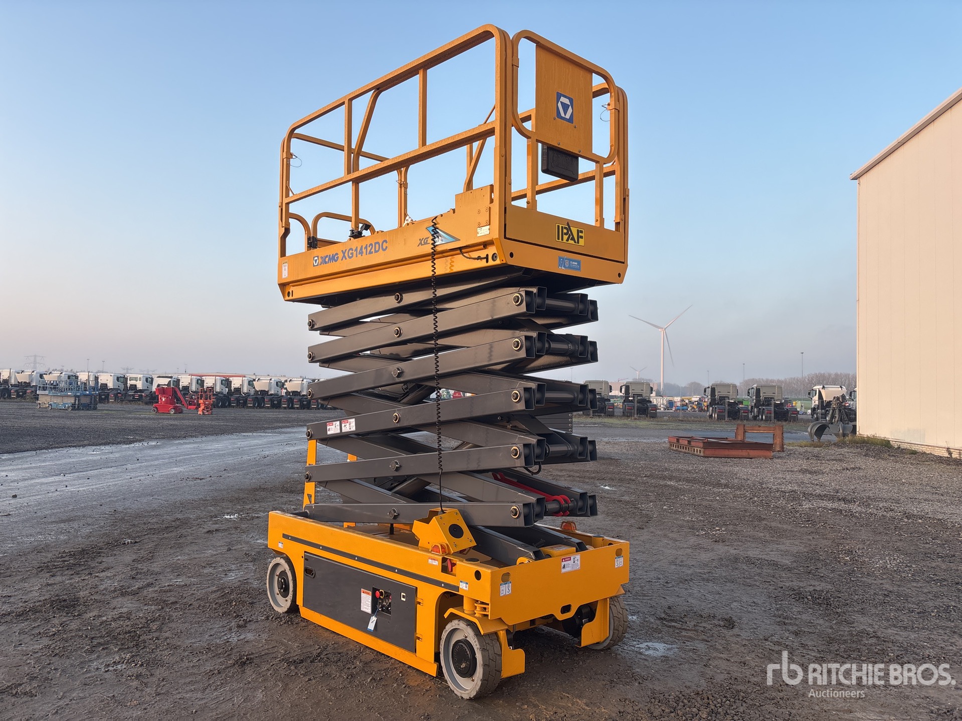 Aspect général with Image, coin arrière gauche