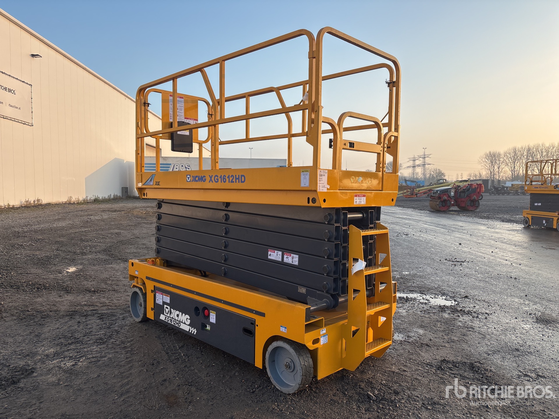 Aspect général with Image, coin avant droit