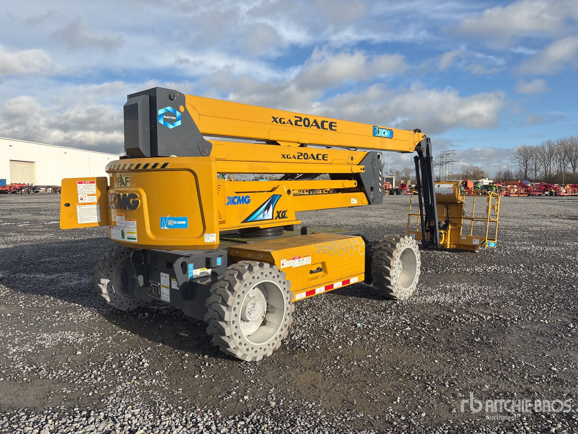 General Appearance with Picture, Left Front Corner