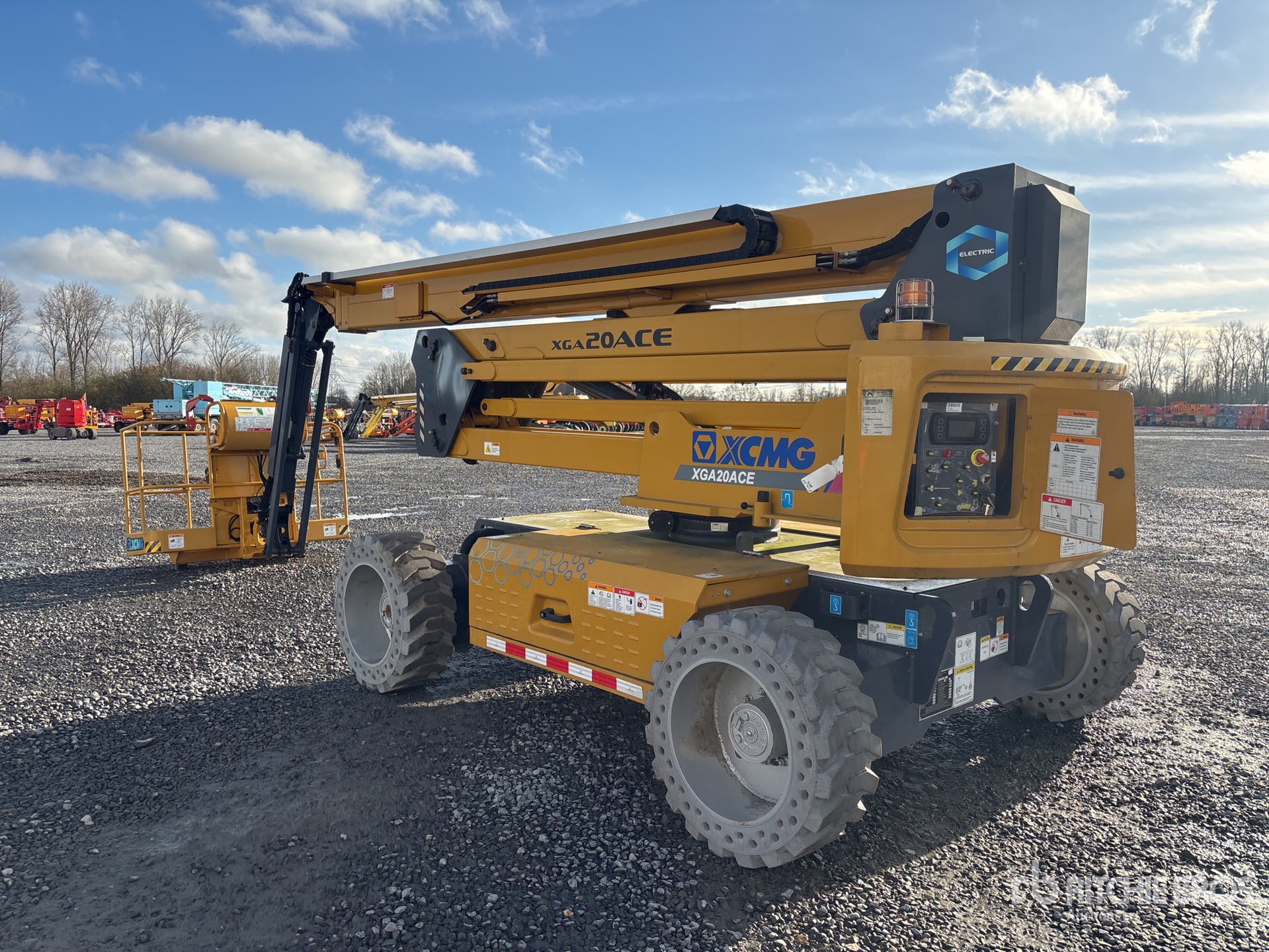 General Appearance with Picture, Right Front Corner