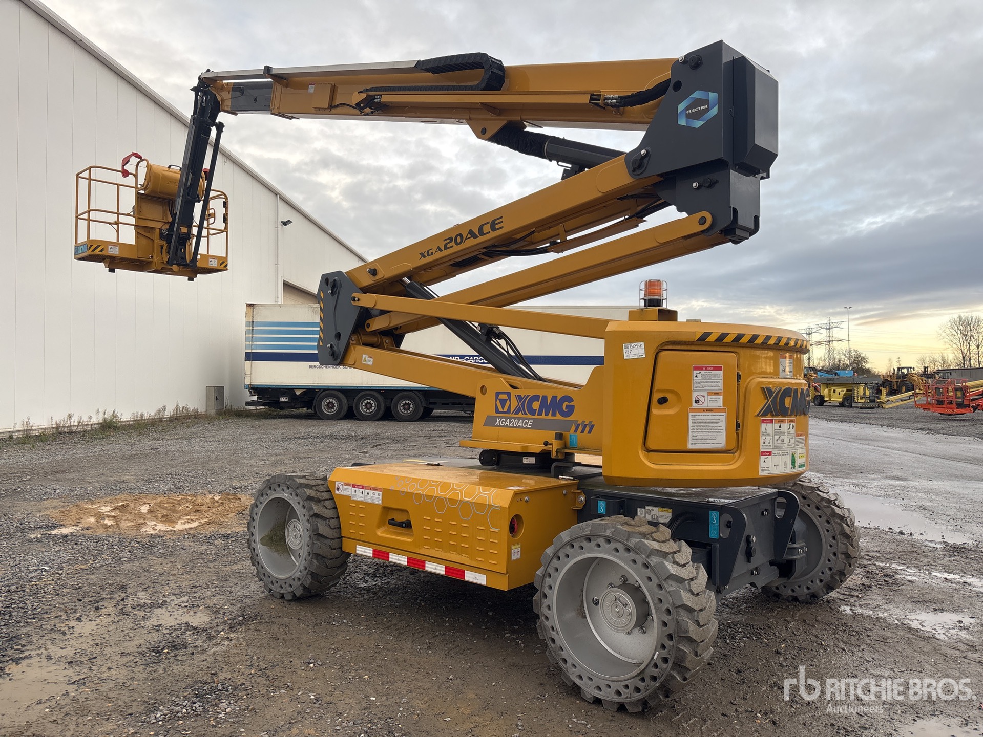 General Appearance with Picture, Right Front Corner