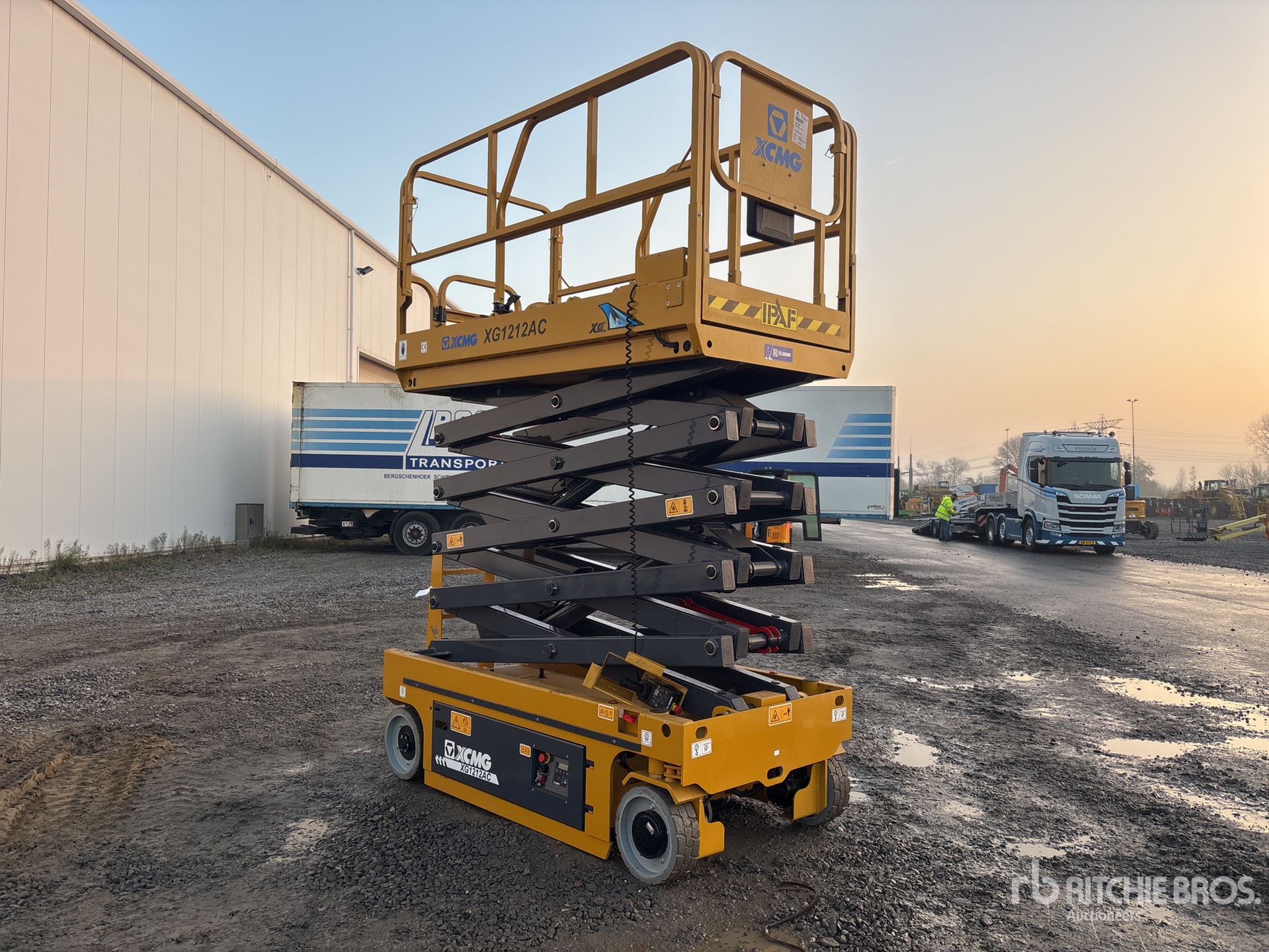 General Appearance with Picture, Right Front Corner