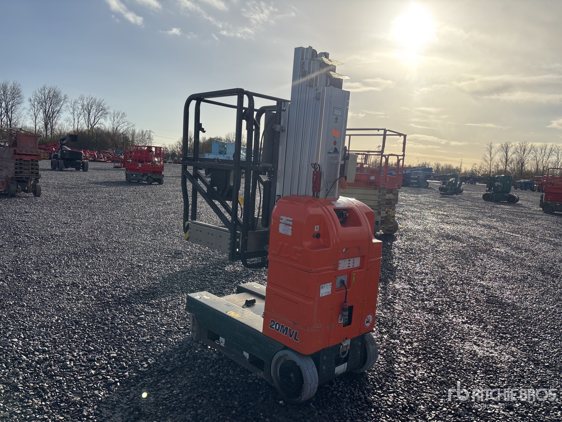 General Appearance with Picture, Right Front Corner