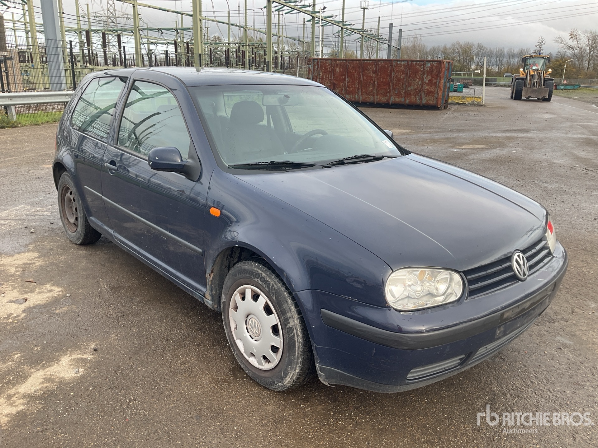 General Appearance with Picture, Right Front Corner