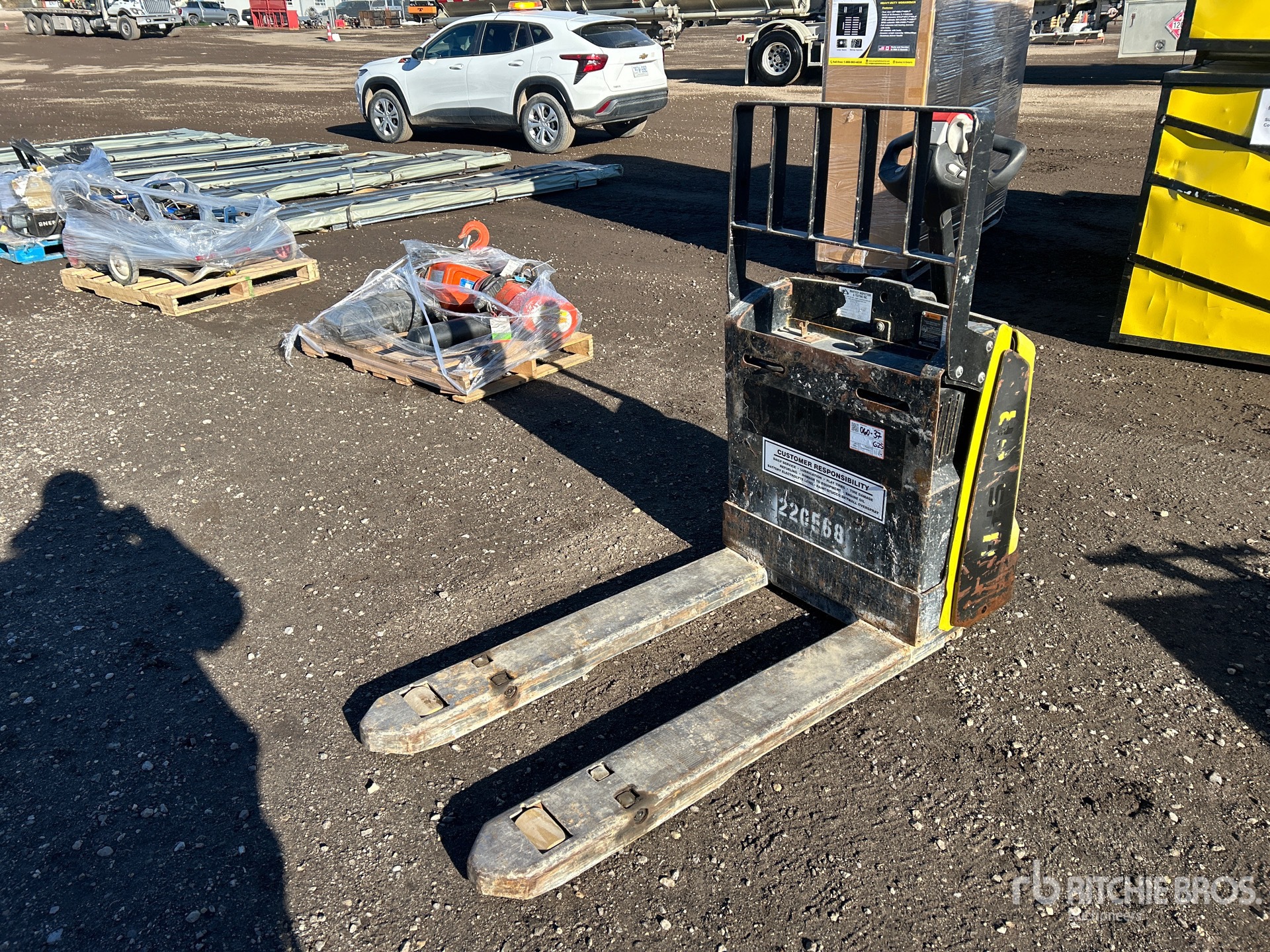 General Appearance with Picture, Right Front Corner