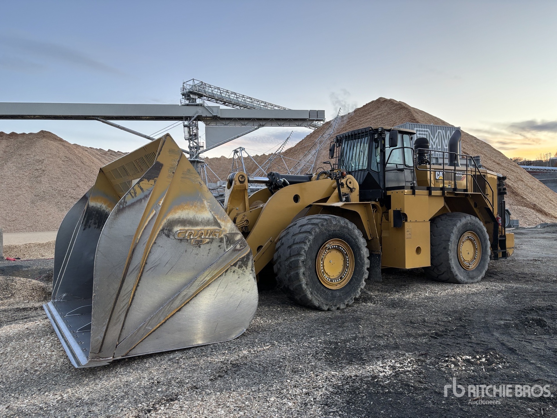 General Appearance with Featured Photo