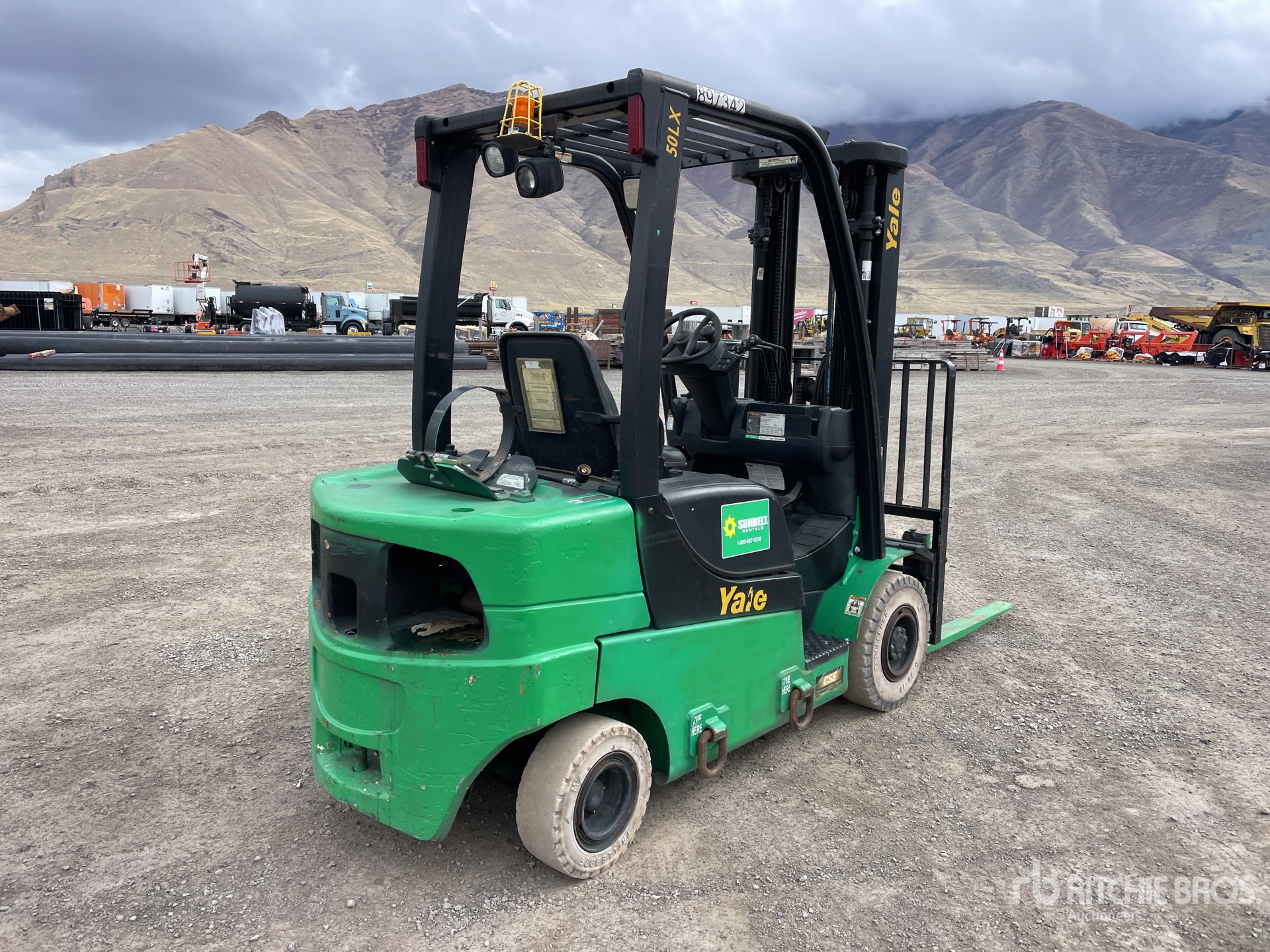 Aspect général with Image, coin arrière droit