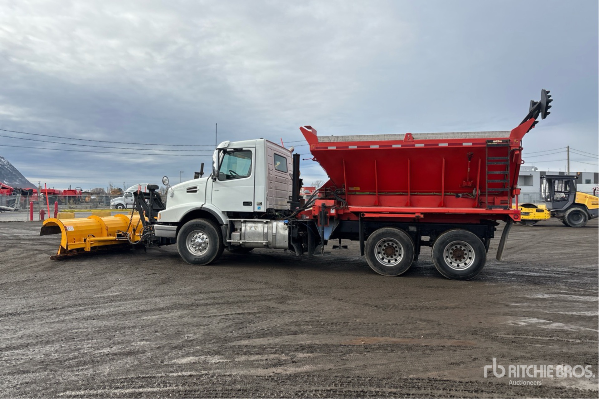 General Appearance with Bild, Ecke hinten links