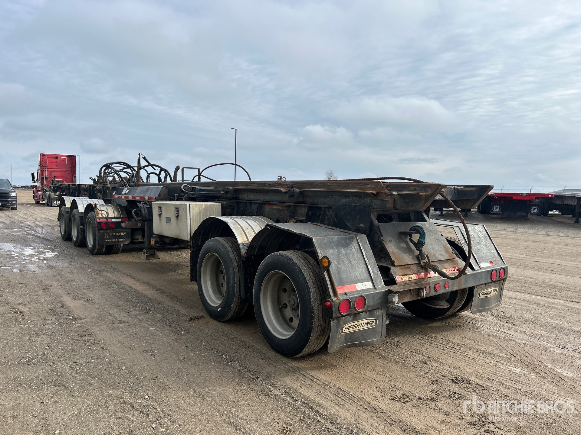 General Appearance with Foto, angolo posteriore sinistro