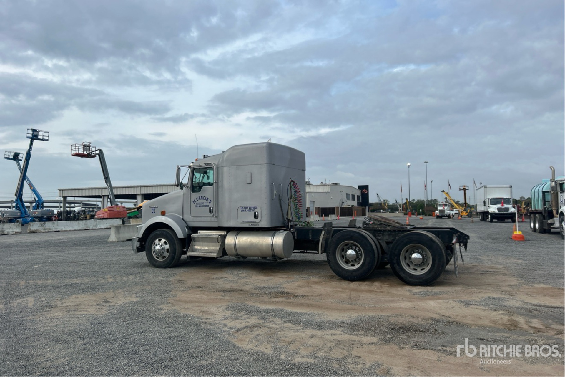 General Appearance with Picture, Left Rear Corner