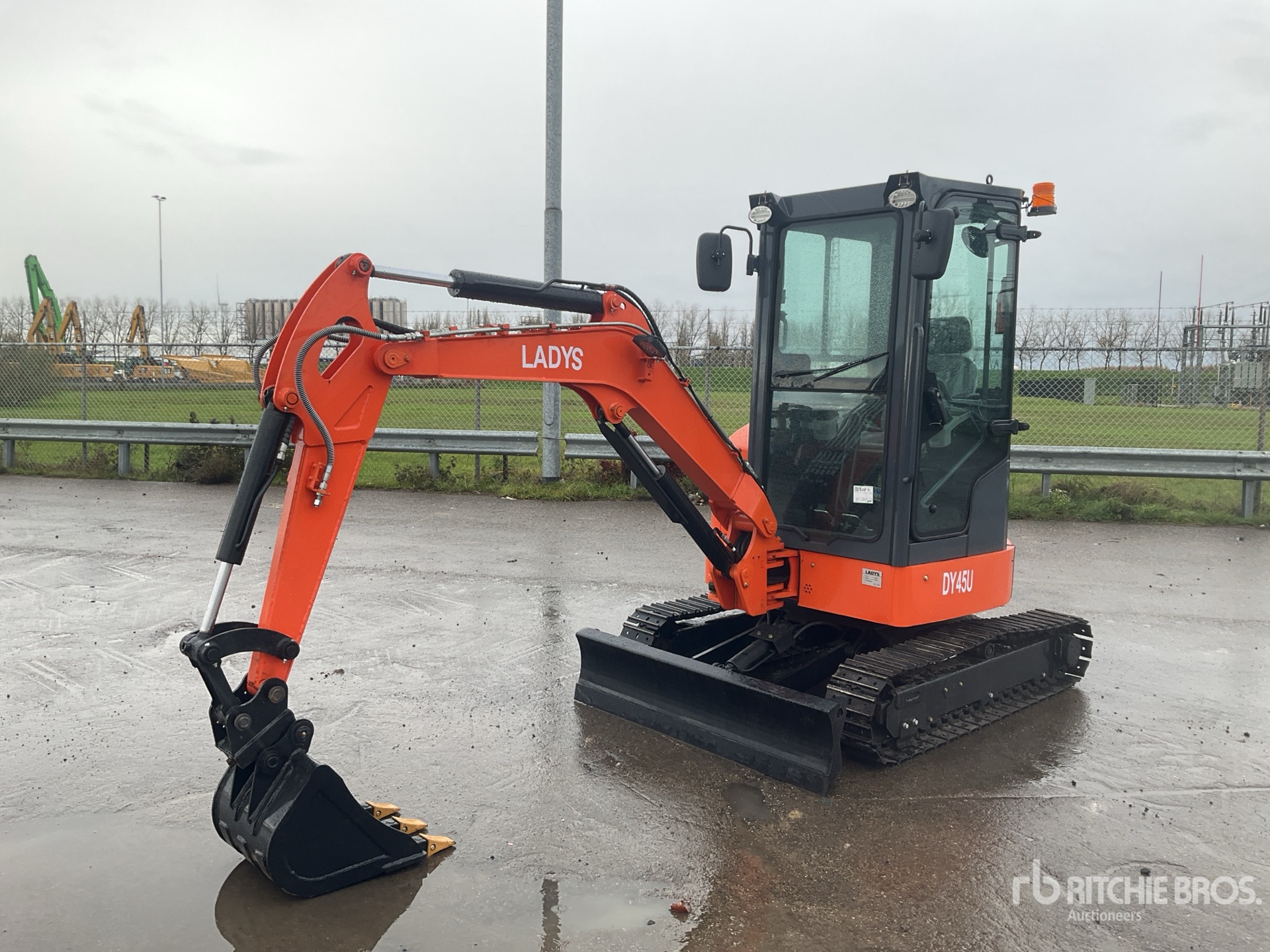 General Appearance with Picture, Left Front Corner