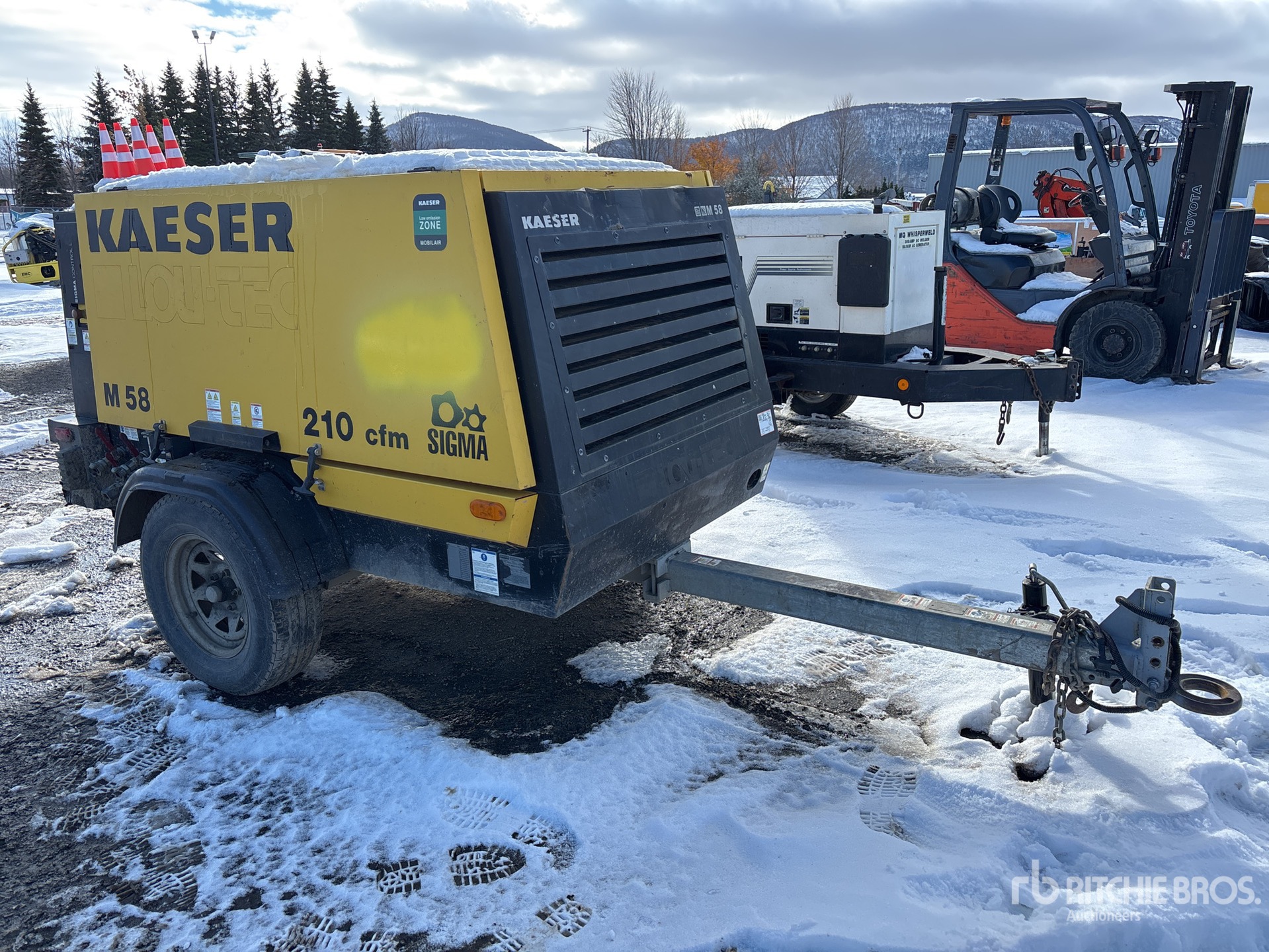 General Appearance with Picture, Right Front Corner