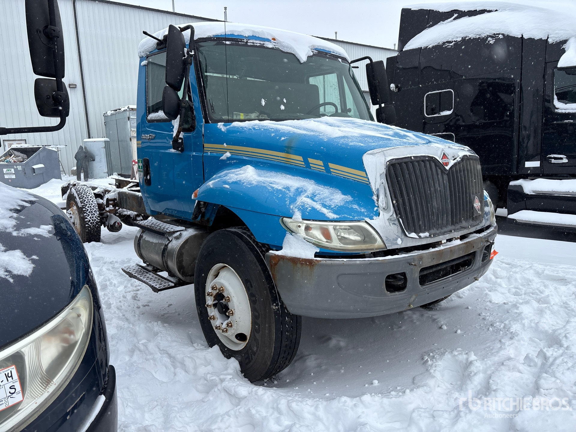 General Appearance with Picture, Right Front Corner