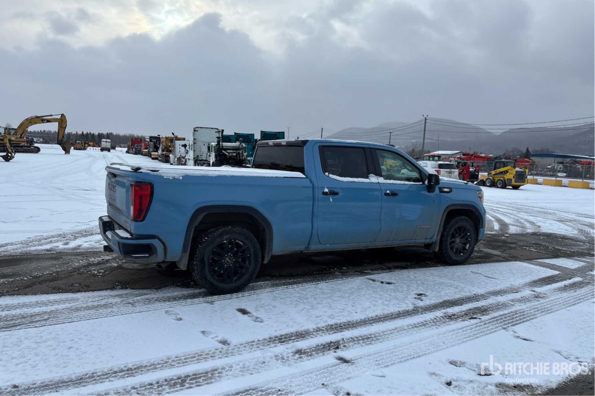 General Appearance with Picture, Right Rear Corner