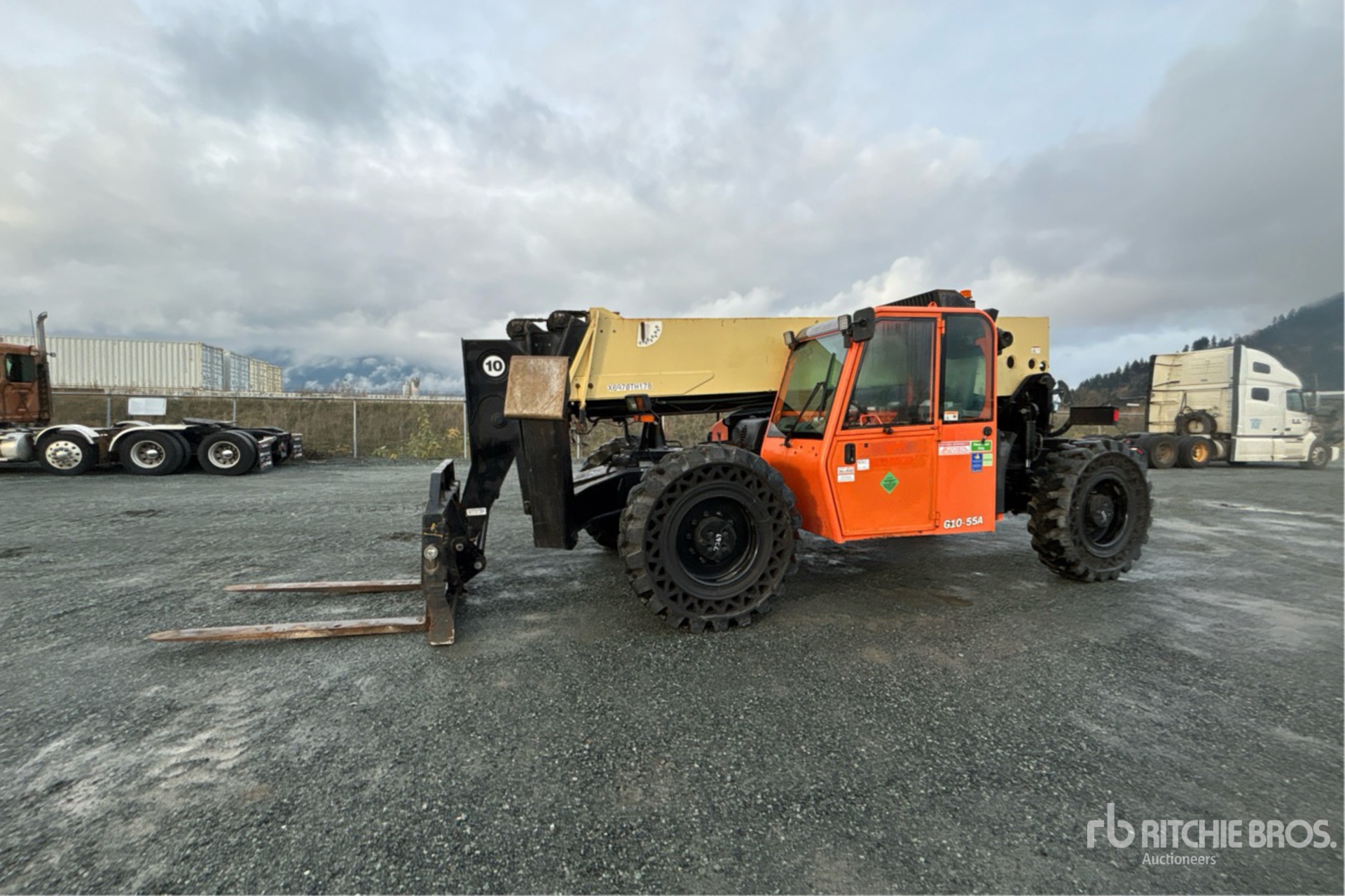 General Appearance with Foto, angolo anteriore sinistro