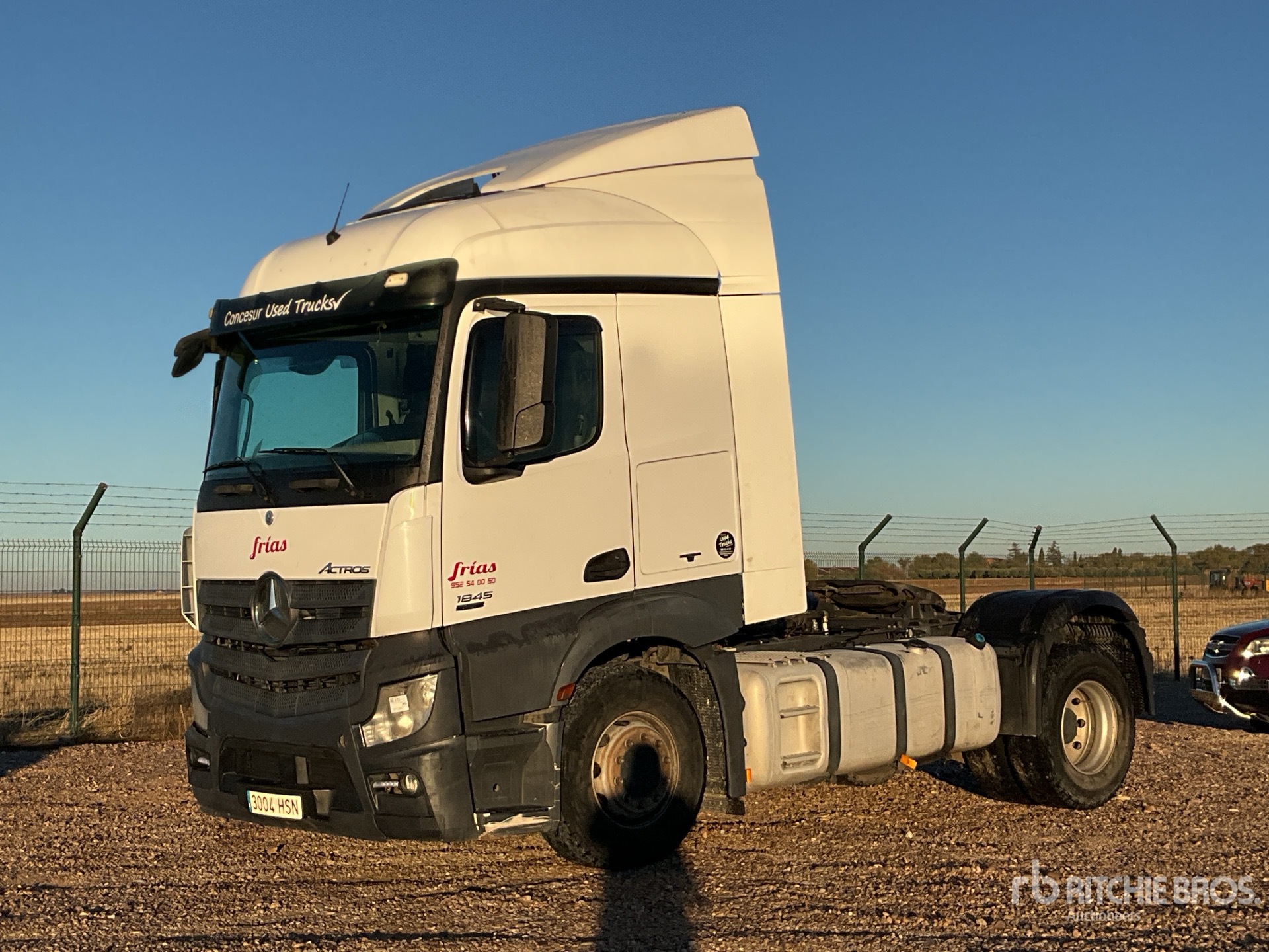 General Appearance with Picture, Left Front Corner