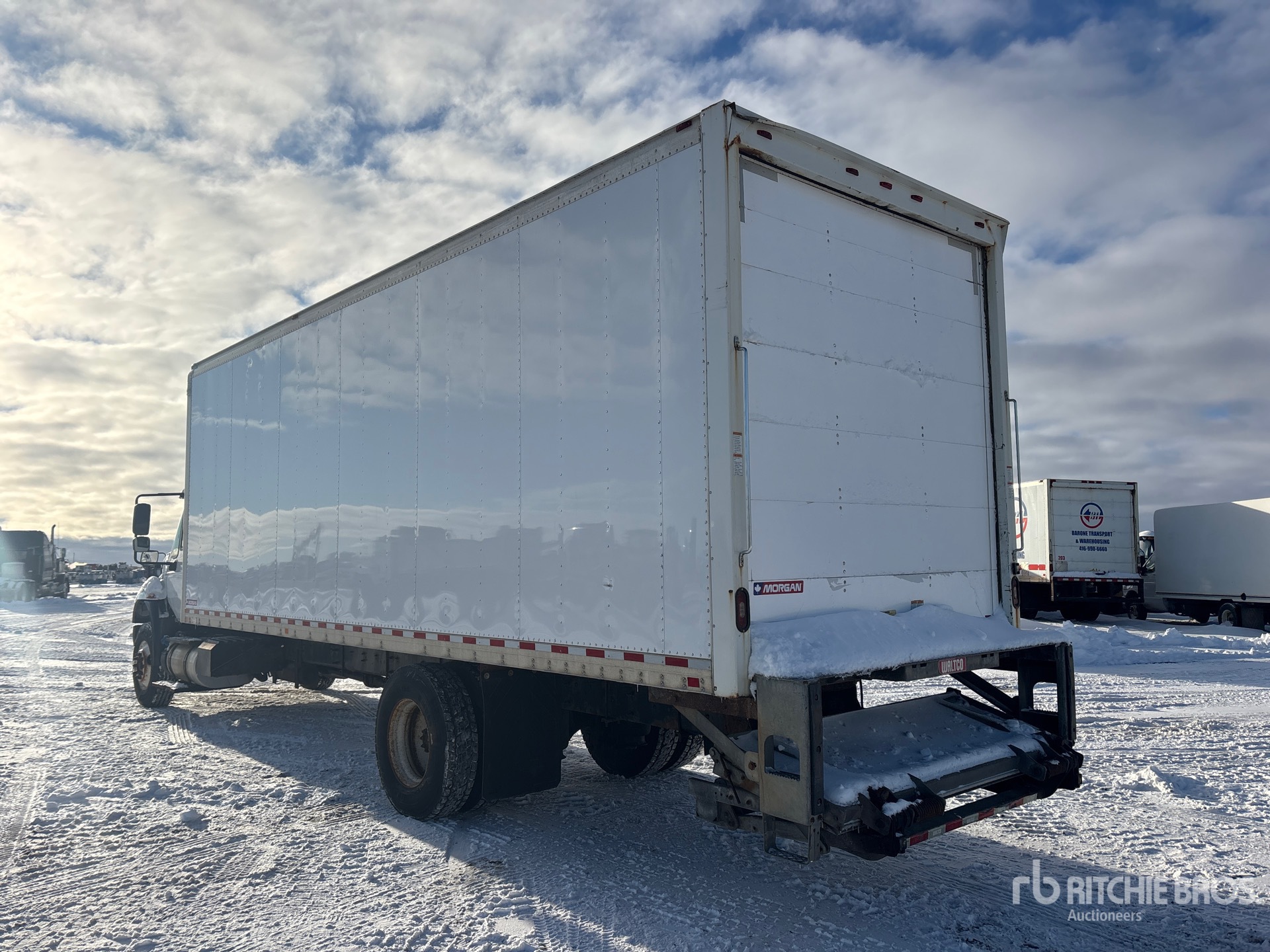 Aspect général with Image, coin arrière gauche