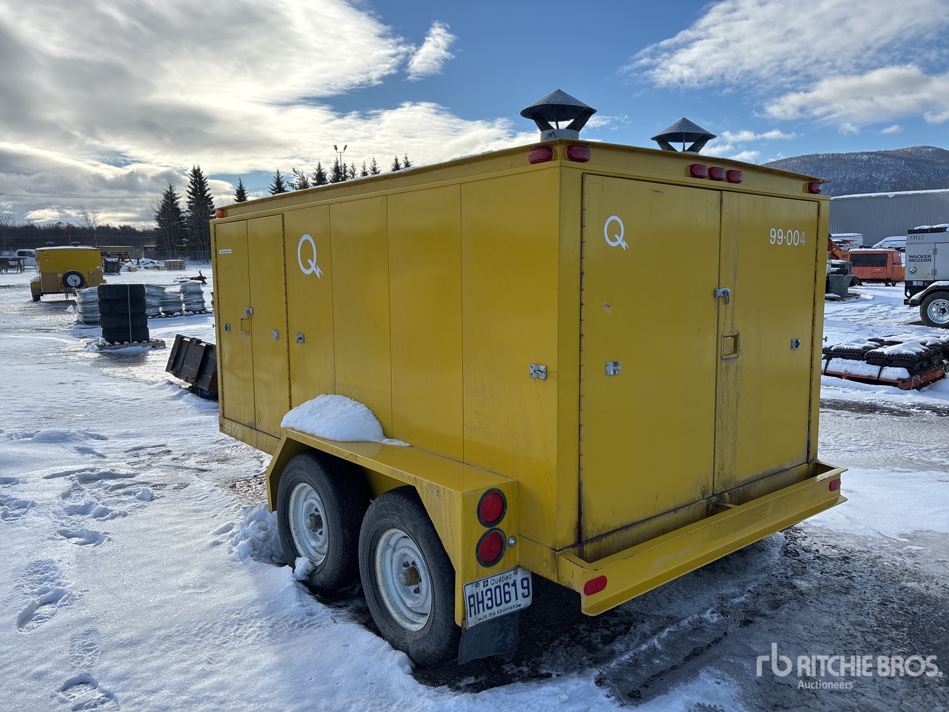 General Appearance with Picture, Left Rear Corner