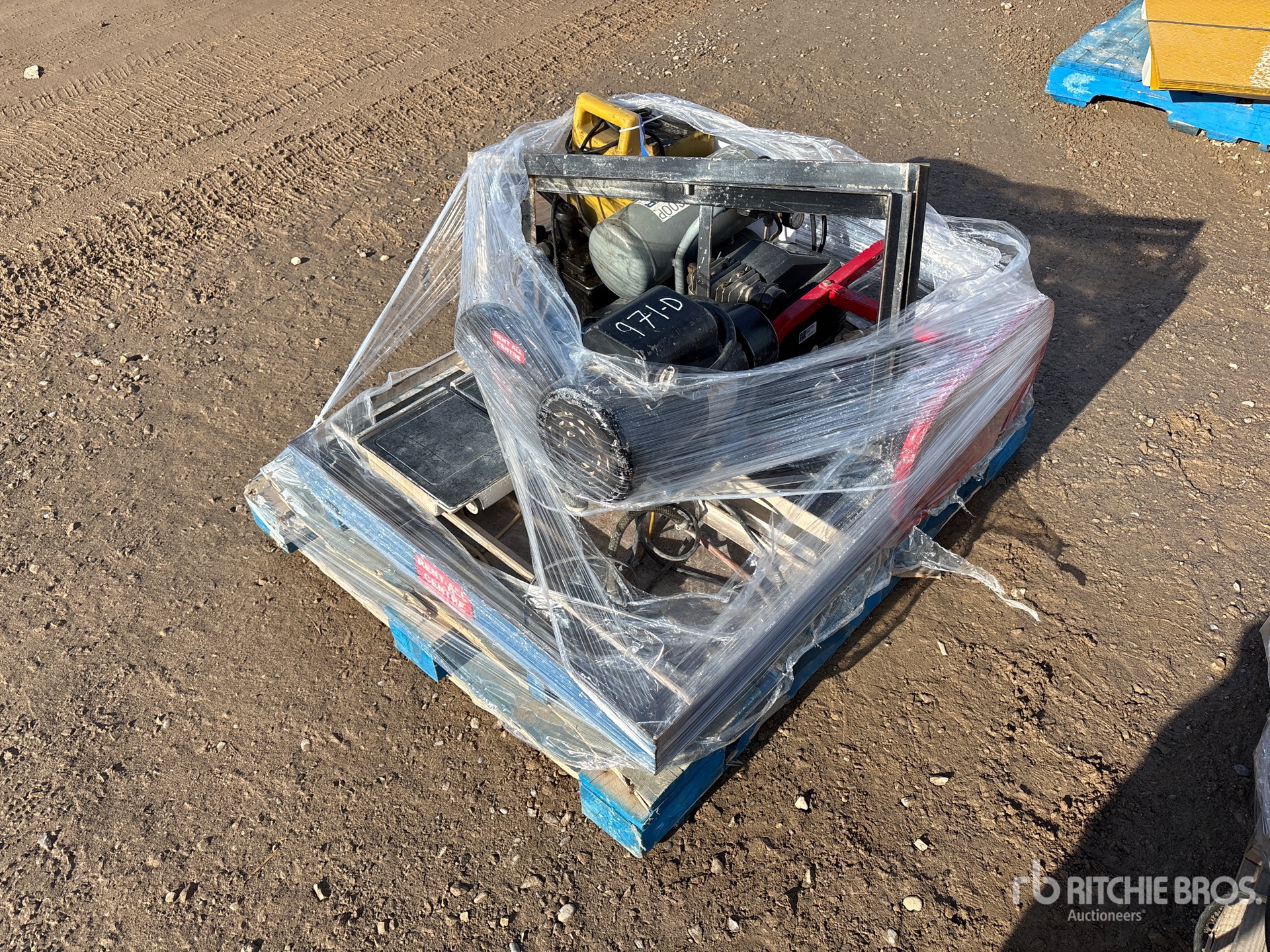 Aspect général with Image, coin arrière droit