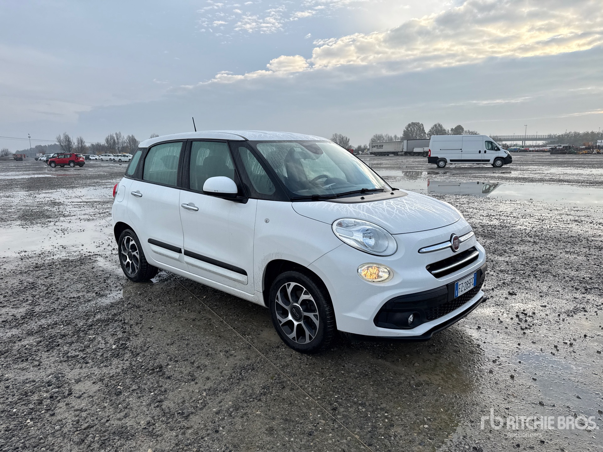 Aspect général with Image, coin avant droit