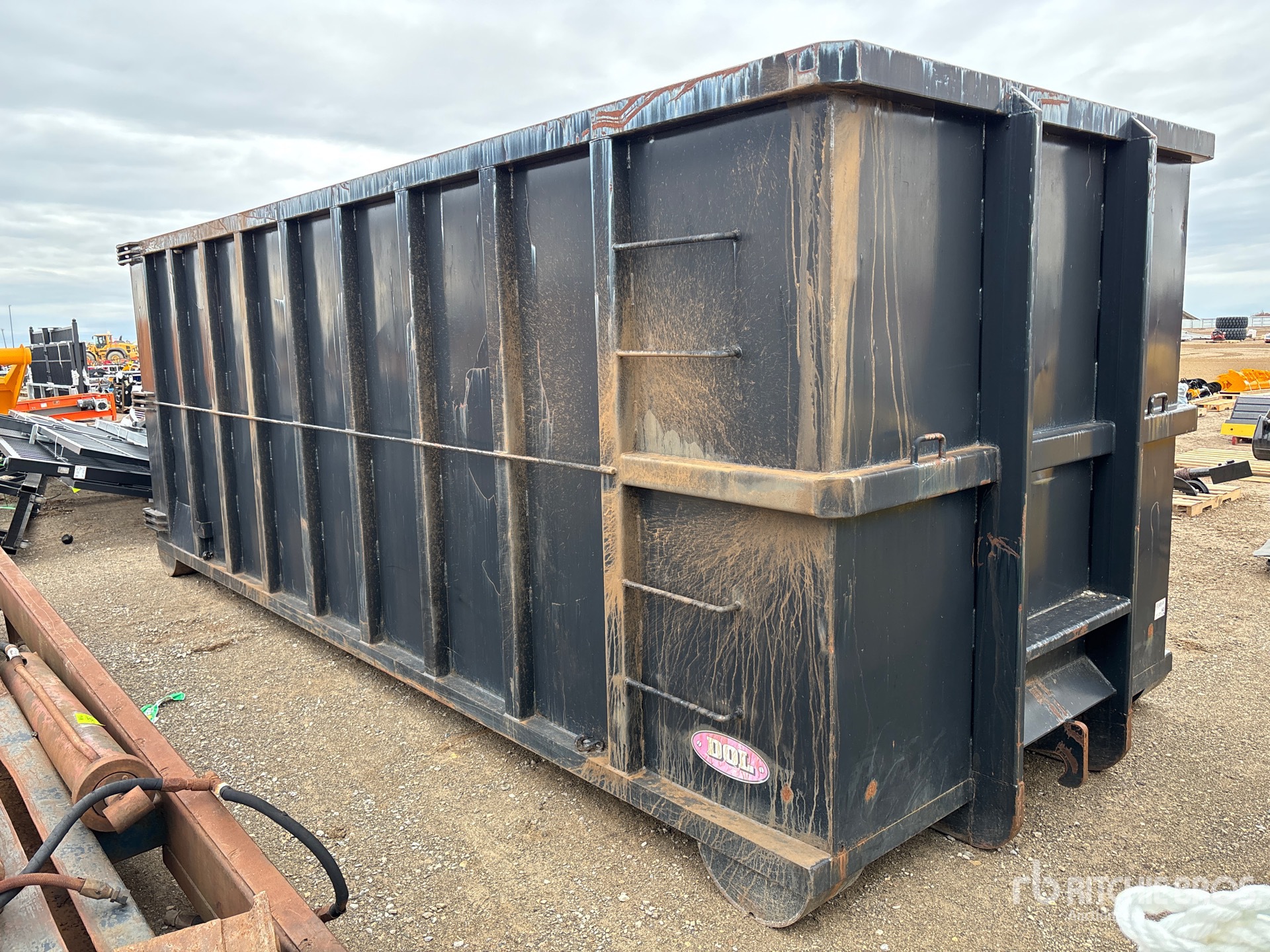 General Appearance with Bild, Ecke vorne rechts