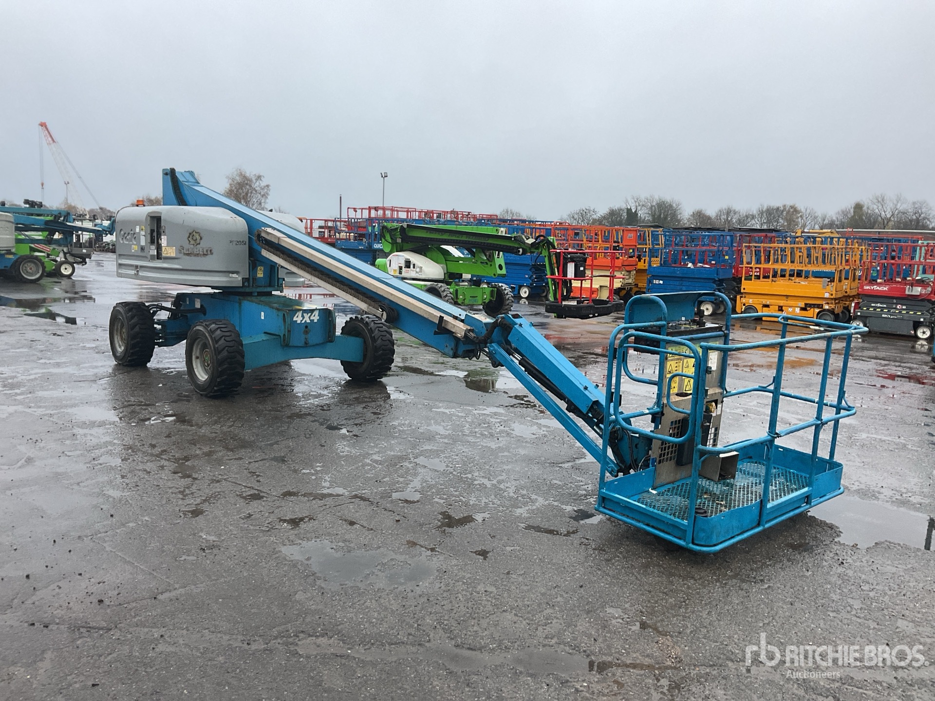 General Appearance with Bild, Ecke vorne rechts