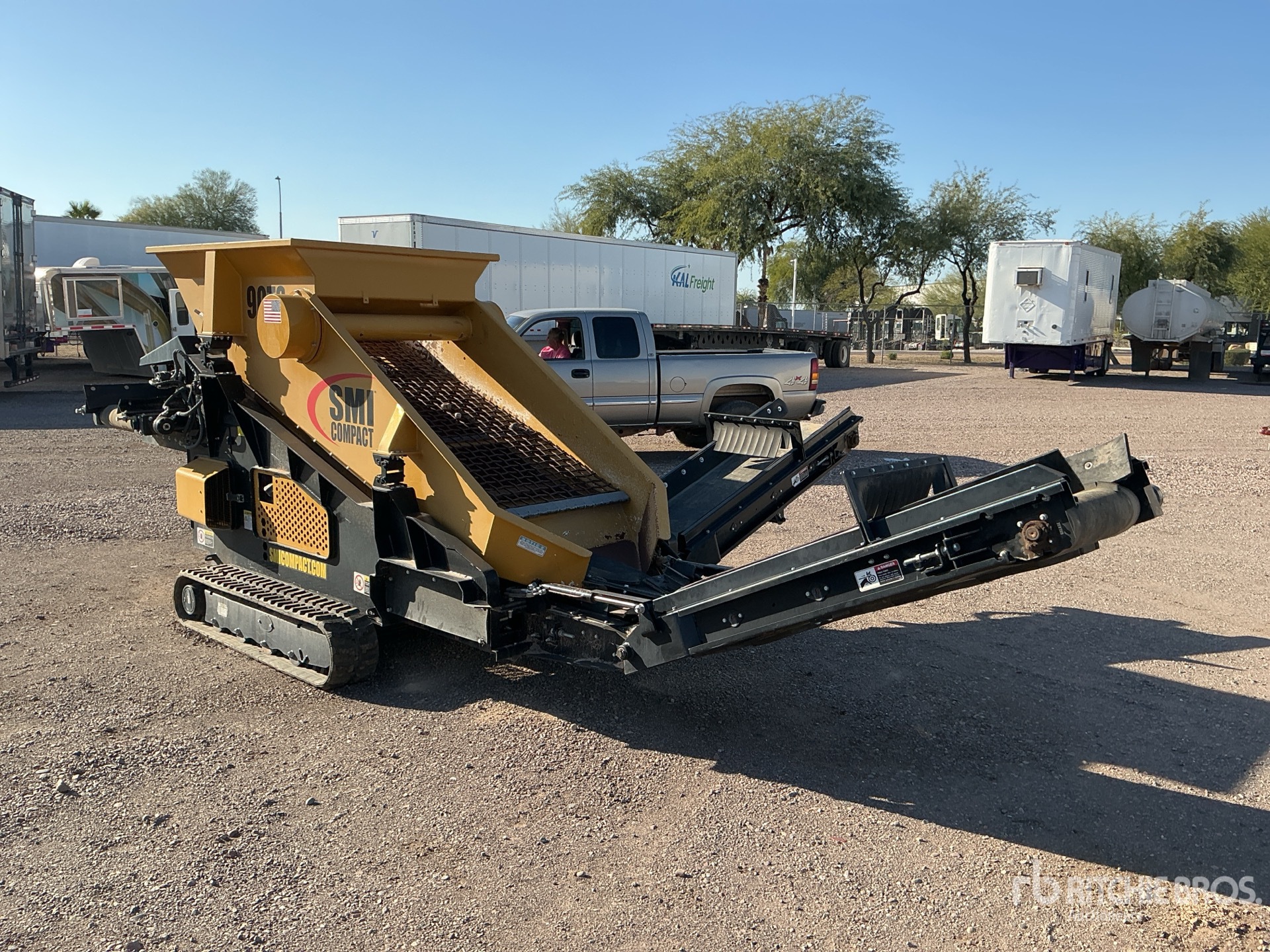 General Appearance with Bild, Ecke vorne rechts