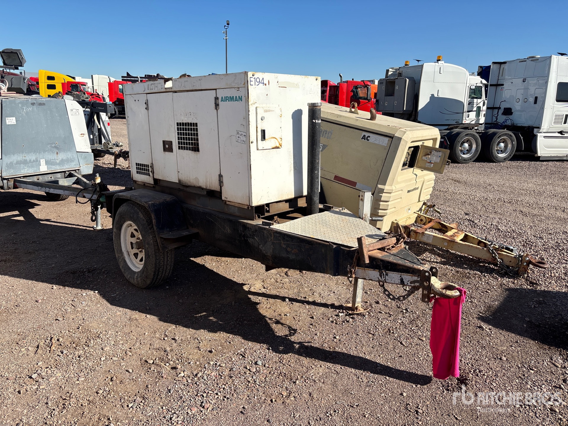 General Appearance with Foto, angolo anteriore destro