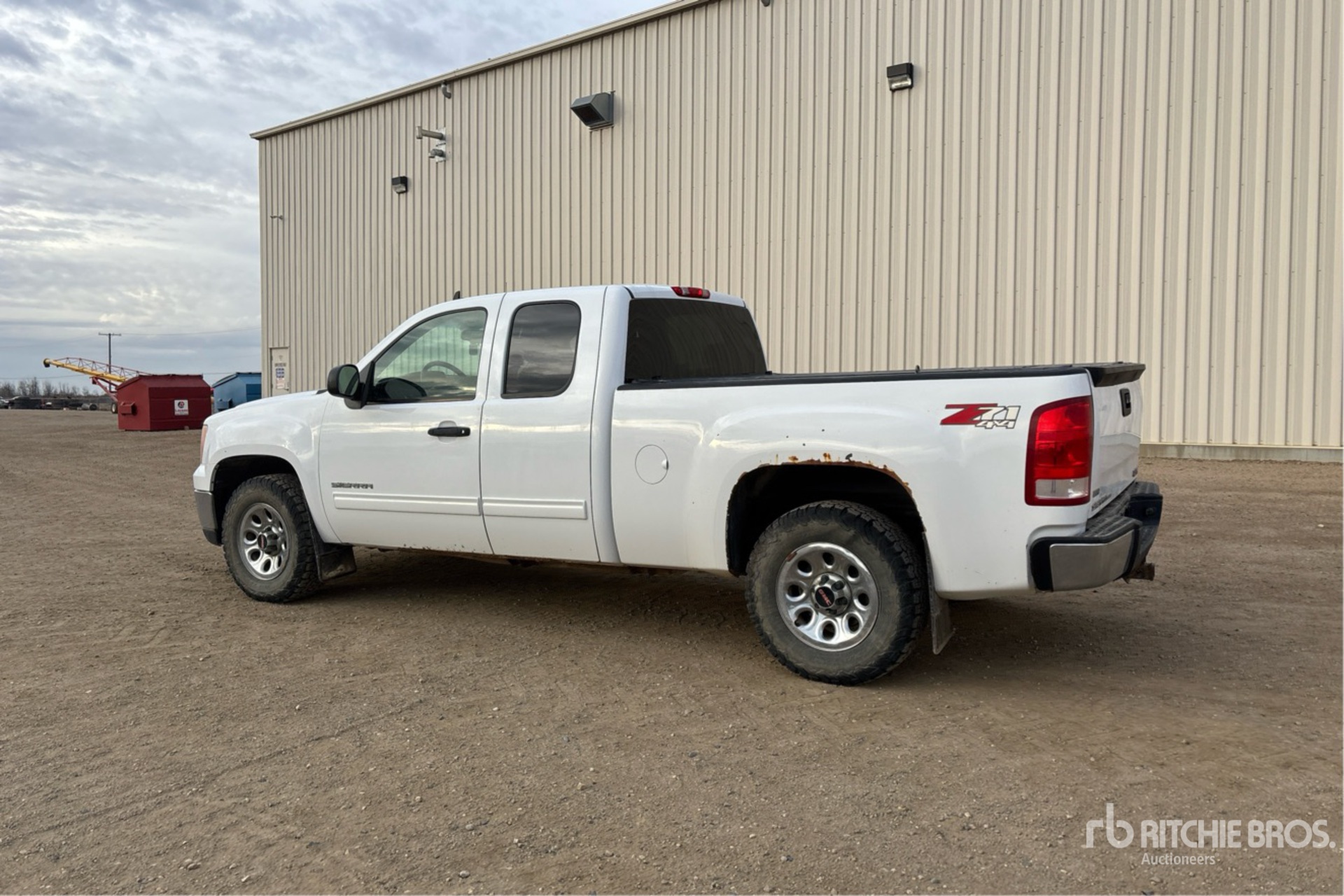 General Appearance with Picture, Left Rear Corner