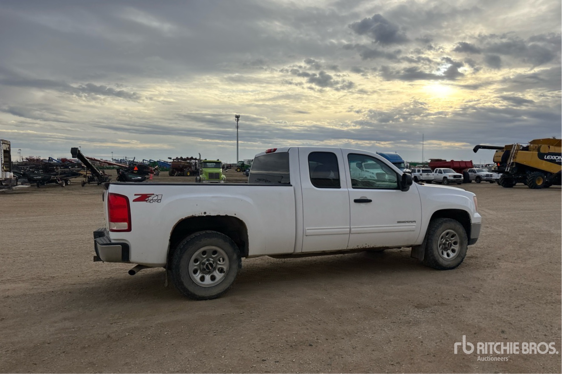 General Appearance with Picture, Right Rear Corner