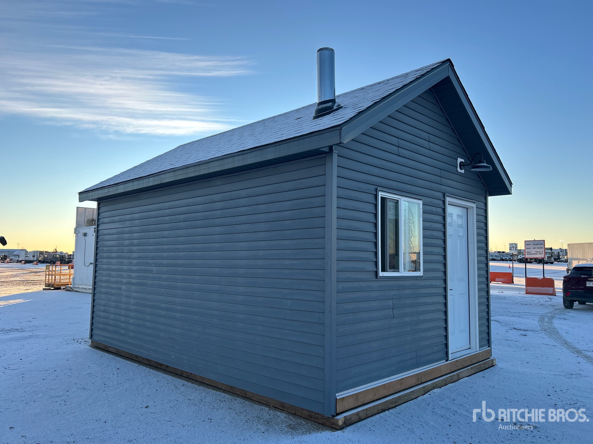 General Appearance with Picture, Right Front Corner