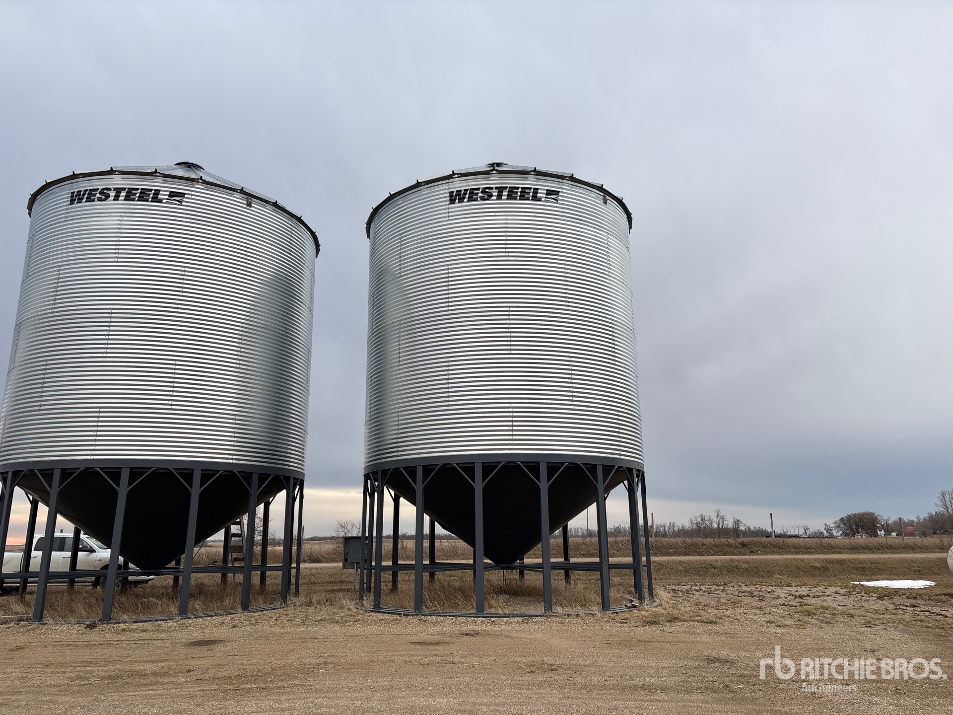 General Appearance with Foto, angolo anteriore sinistro