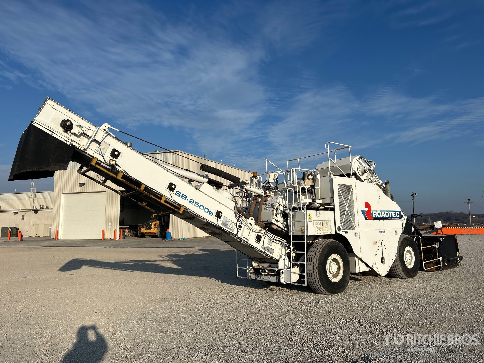 General Appearance with Foto, angolo anteriore sinistro