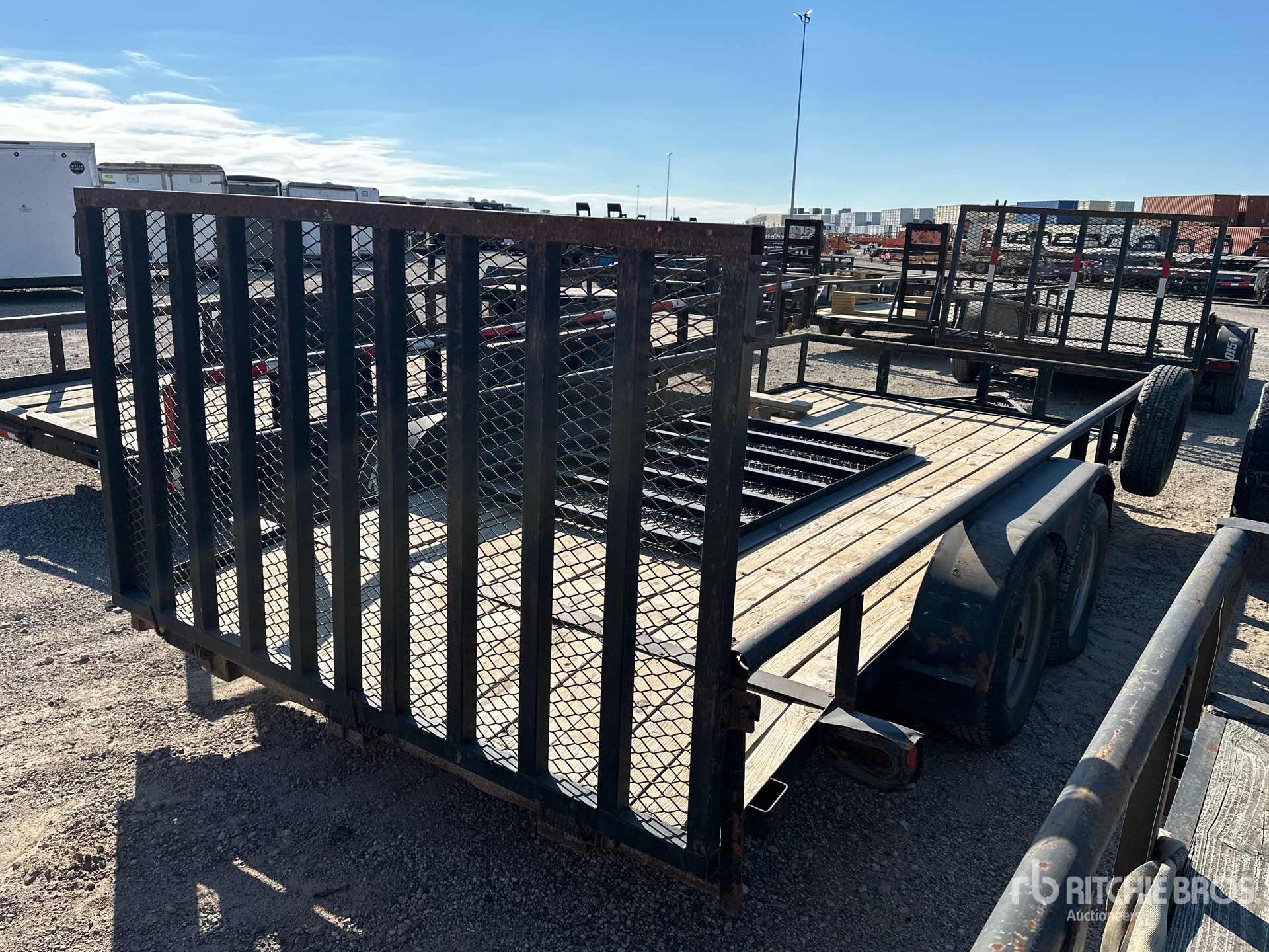 Aspect général with Image, coin arrière droit