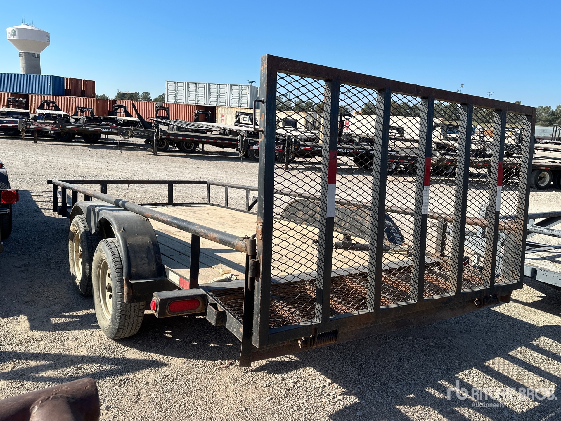 Aspect général with Image, coin arrière gauche