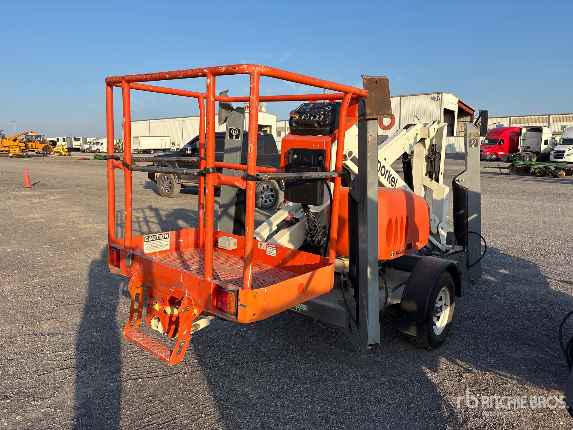 Aspect général with Image, coin arrière droit