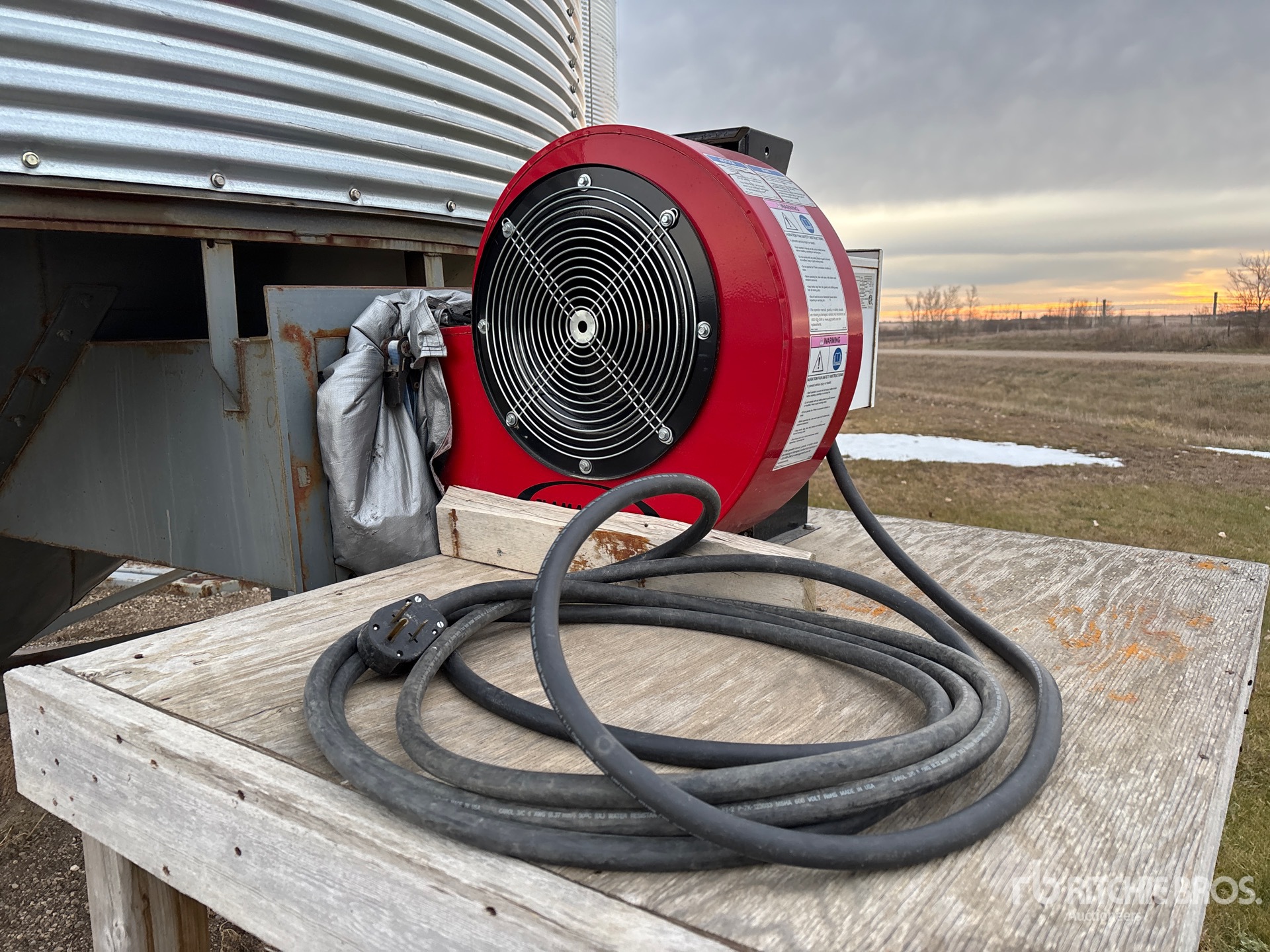 General Appearance with Foto, angolo anteriore sinistro