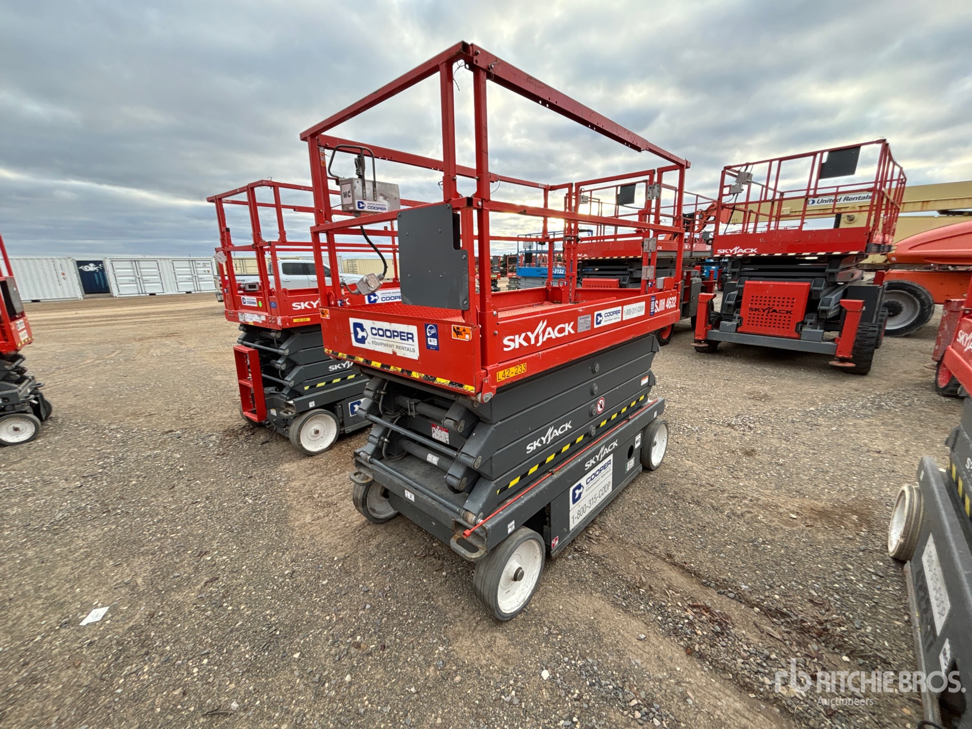 General Appearance with Featured Photo